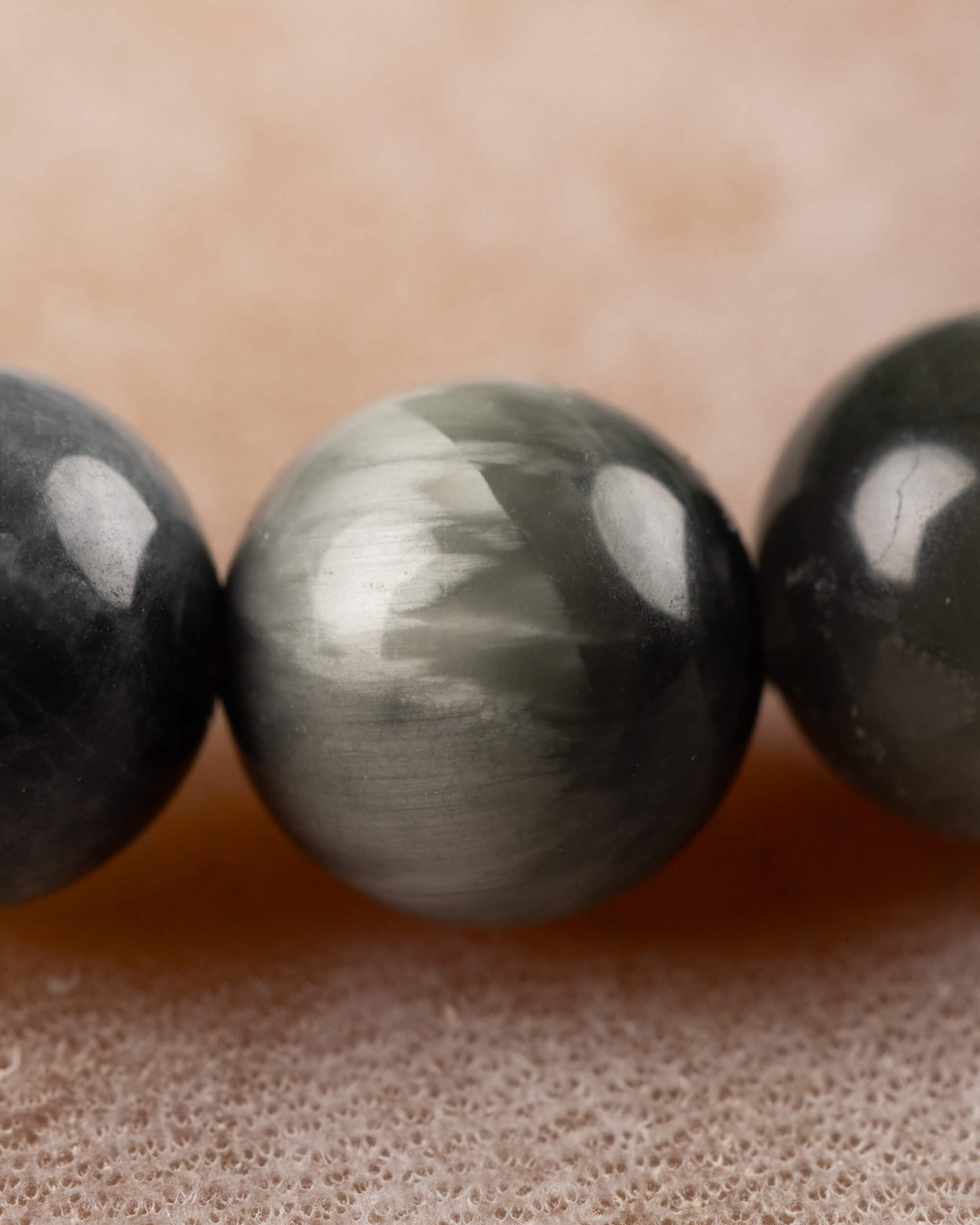 Pulsera de Ojo de Halcón 8 mm - Visión Amplia y Perspectiva