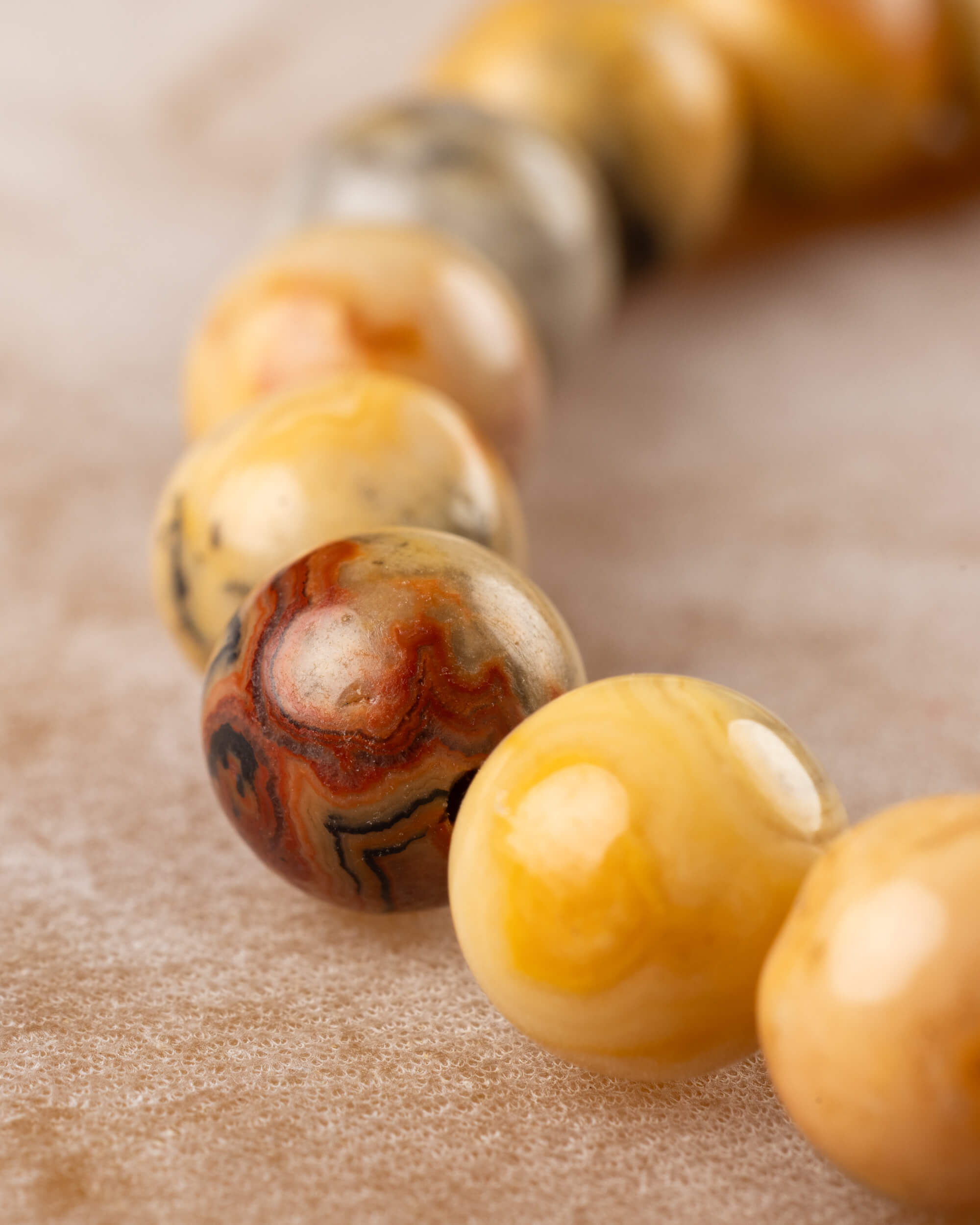 Pulsera de Ágata Crazy Lace (Mexicana) 8 mm - Alegría y Ligereza