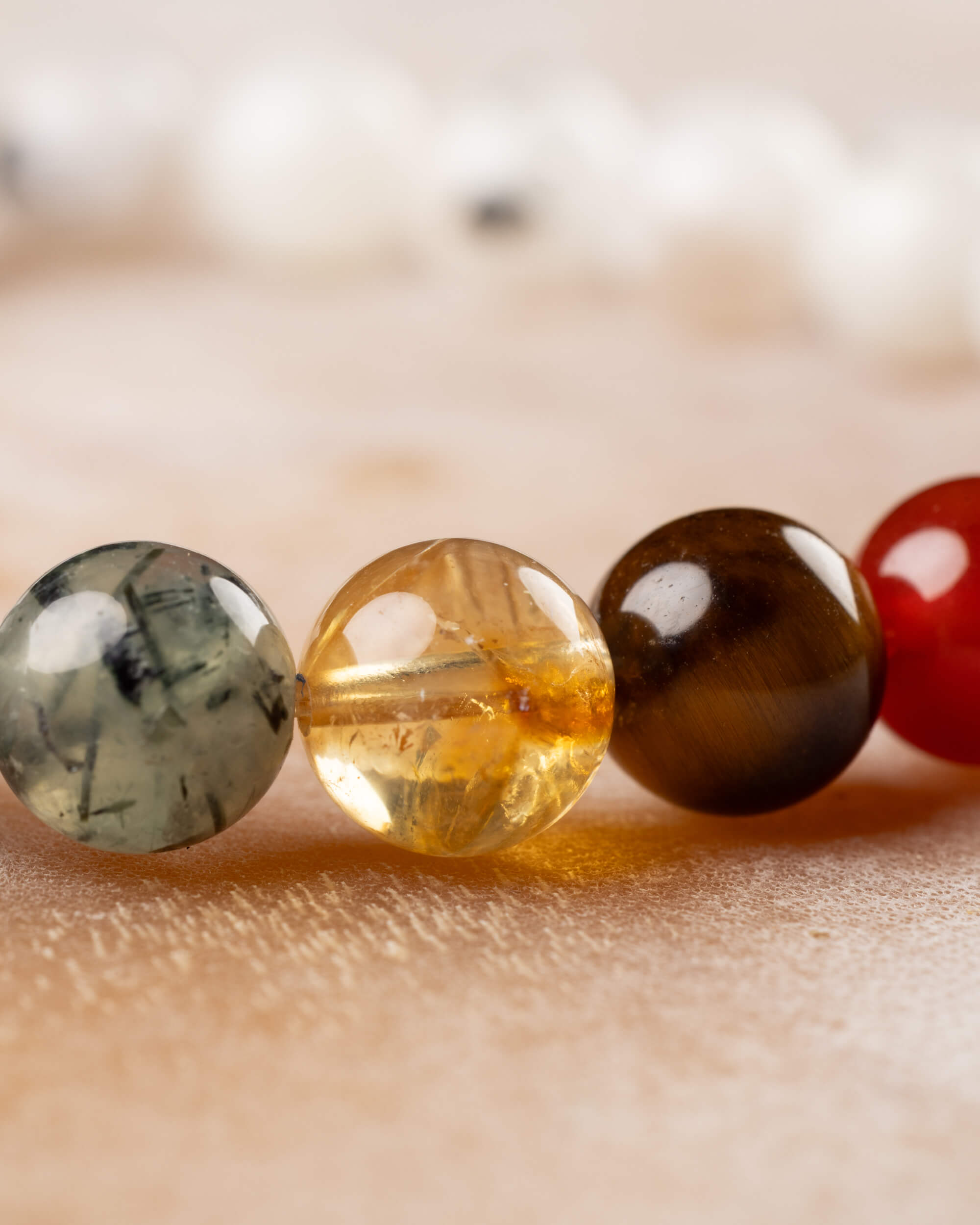 Pulsera 7 Chakras y Piedra Luna 8 mm - Integración y Equilibrio Lunar