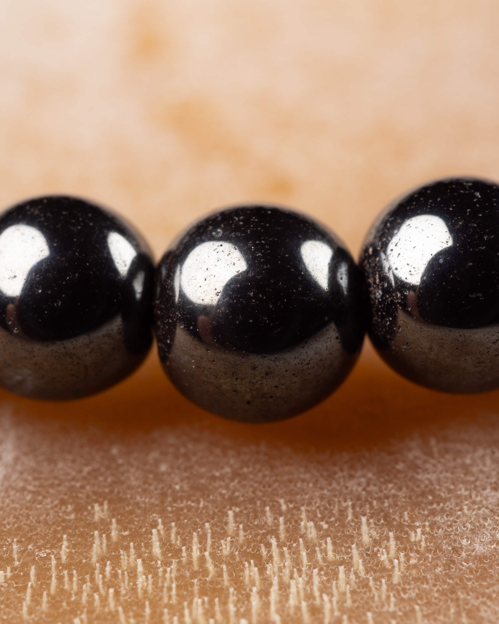 Pulsera de Hematita 8 mm - Fuerza Silenciosa y Anclaje