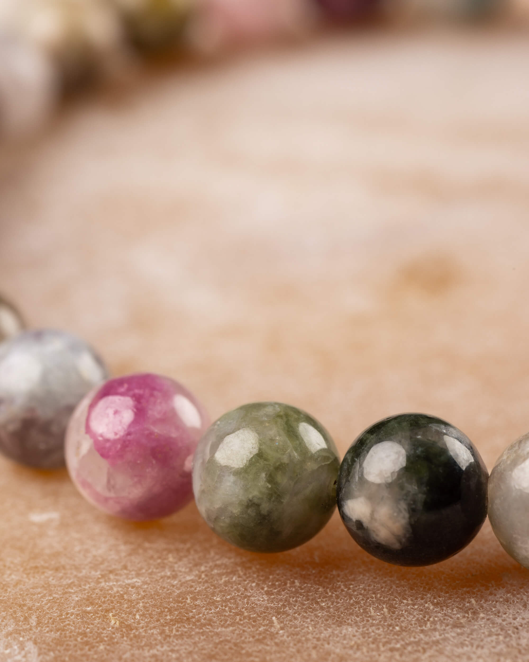 Pulsera de Turmalina Multicolor 6 mm - Corazón Protegido y Equilibrio