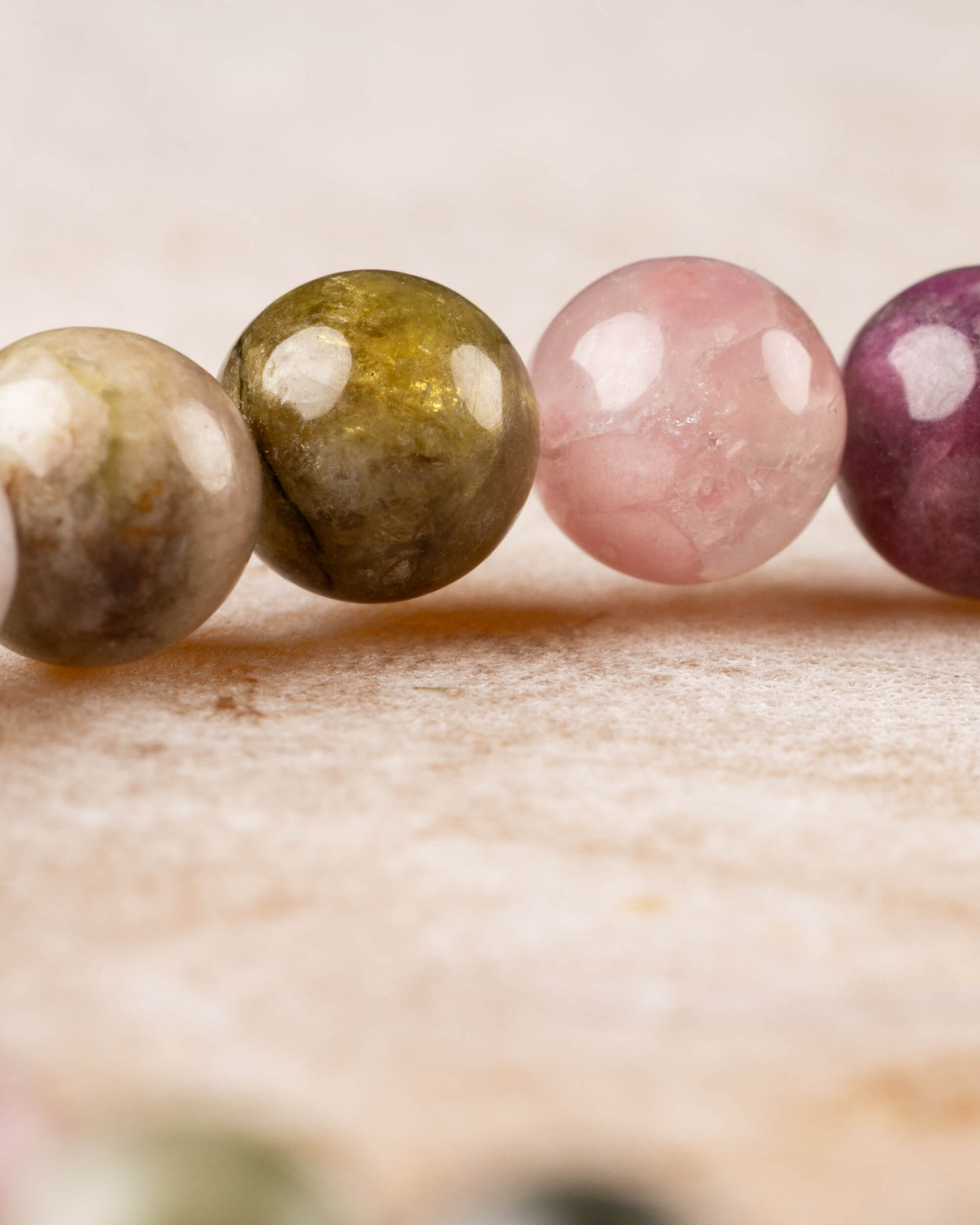 Pulsera de Turmalina Multicolor 6 mm - Corazón Protegido y Equilibrio