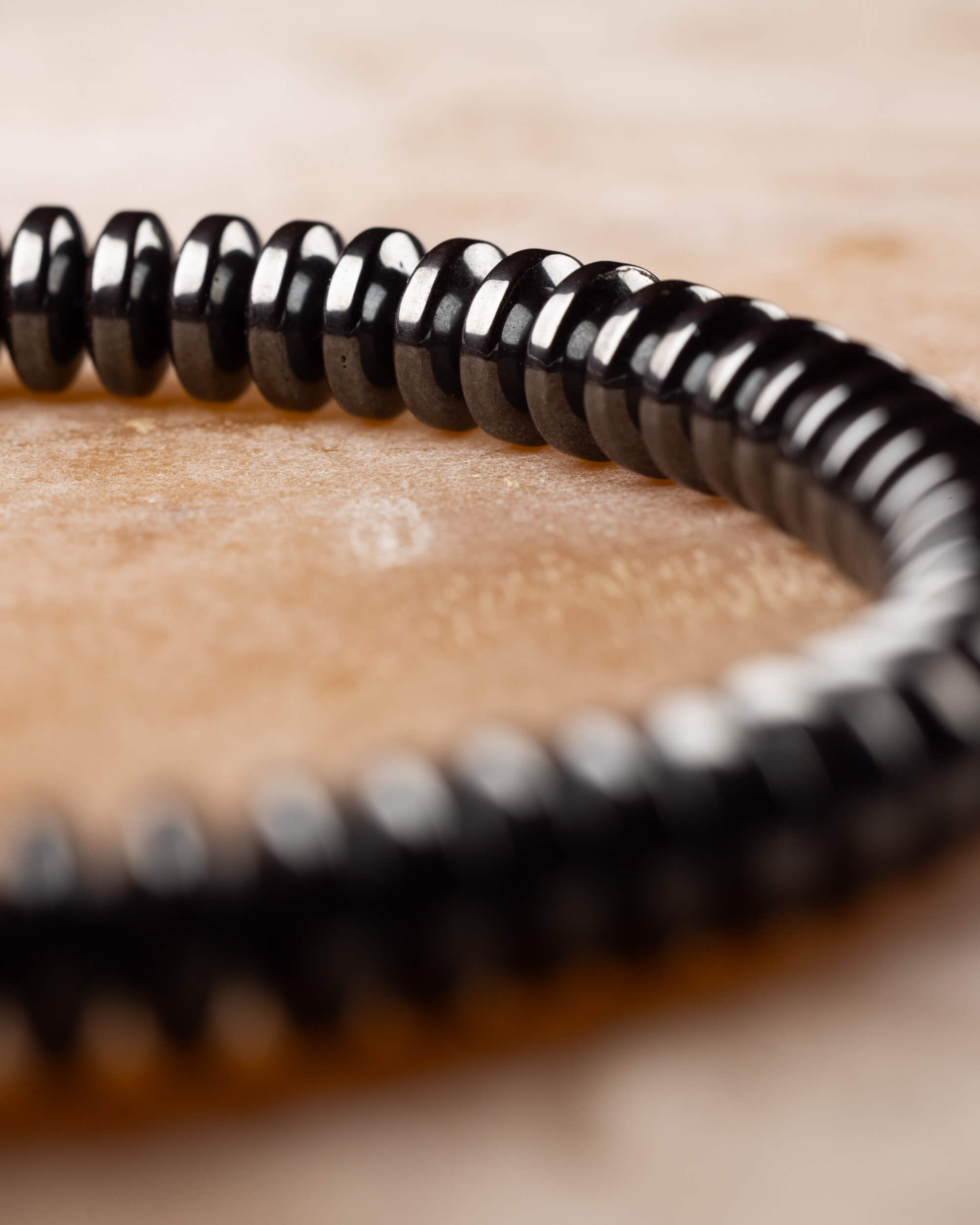 Pulsera de Hematita Discos 3x6 mm - Presencia y Anclaje