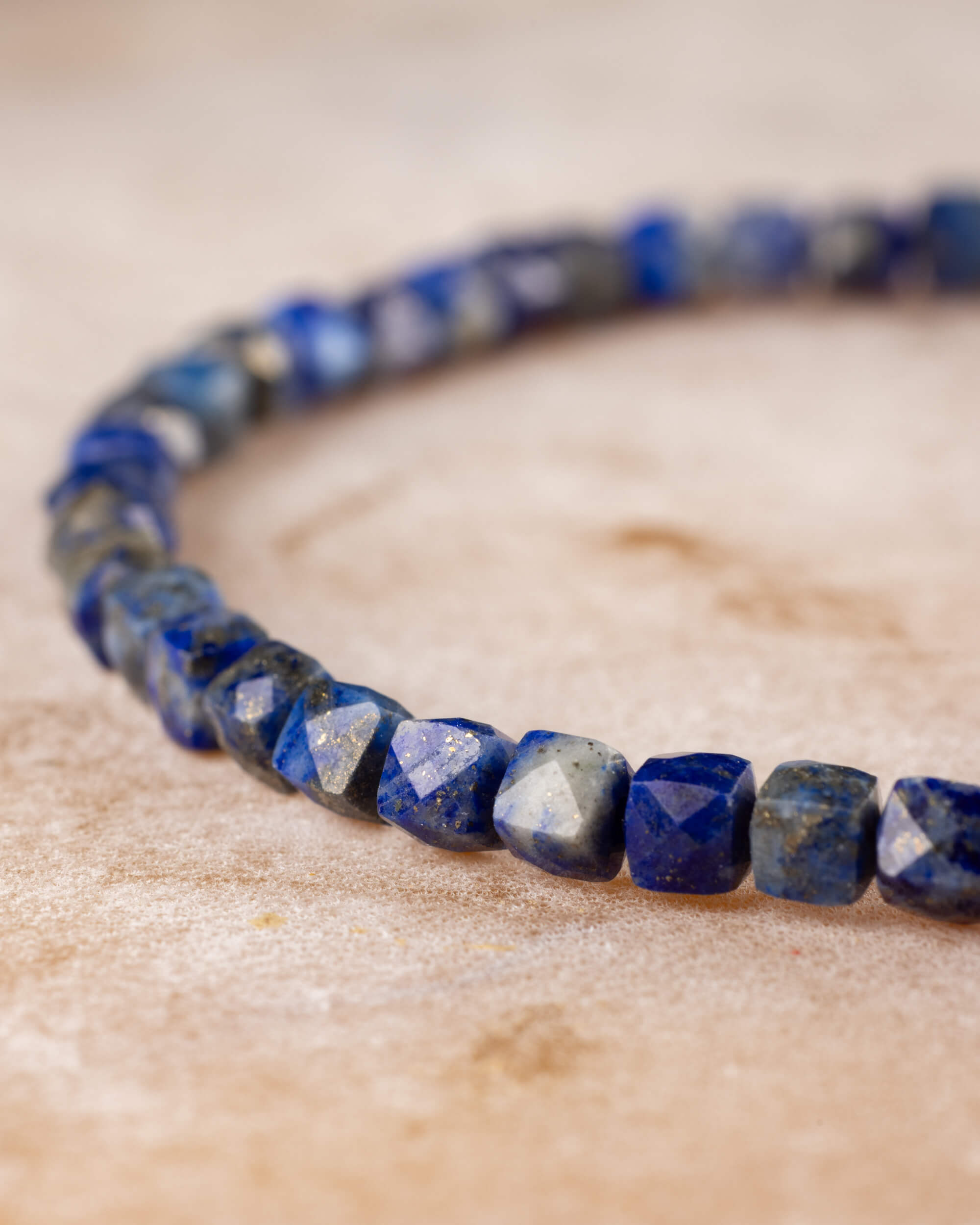 Pulsera de Lapislázuli Facetada 4 mm - Visión y Sabiduría