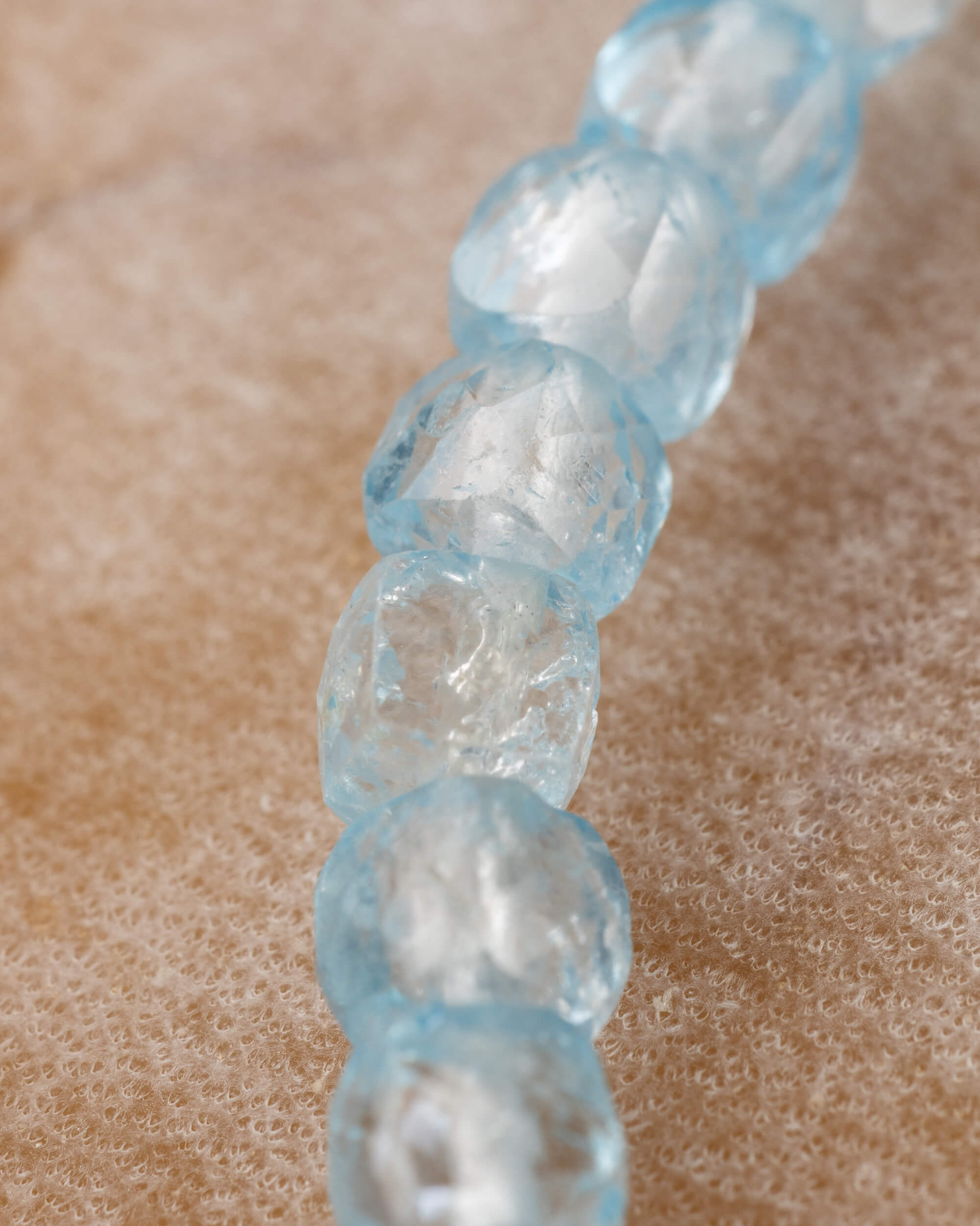 Pulsera de Topacio Azul Facetada 4 mm - Voz Precisa y Claridad