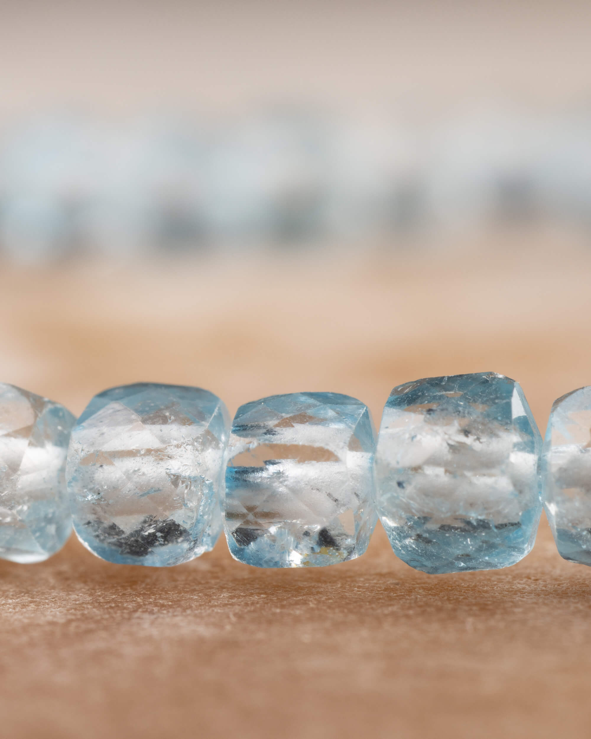 Pulsera de Topacio Azul Facetada 4 mm - Voz Precisa y Claridad