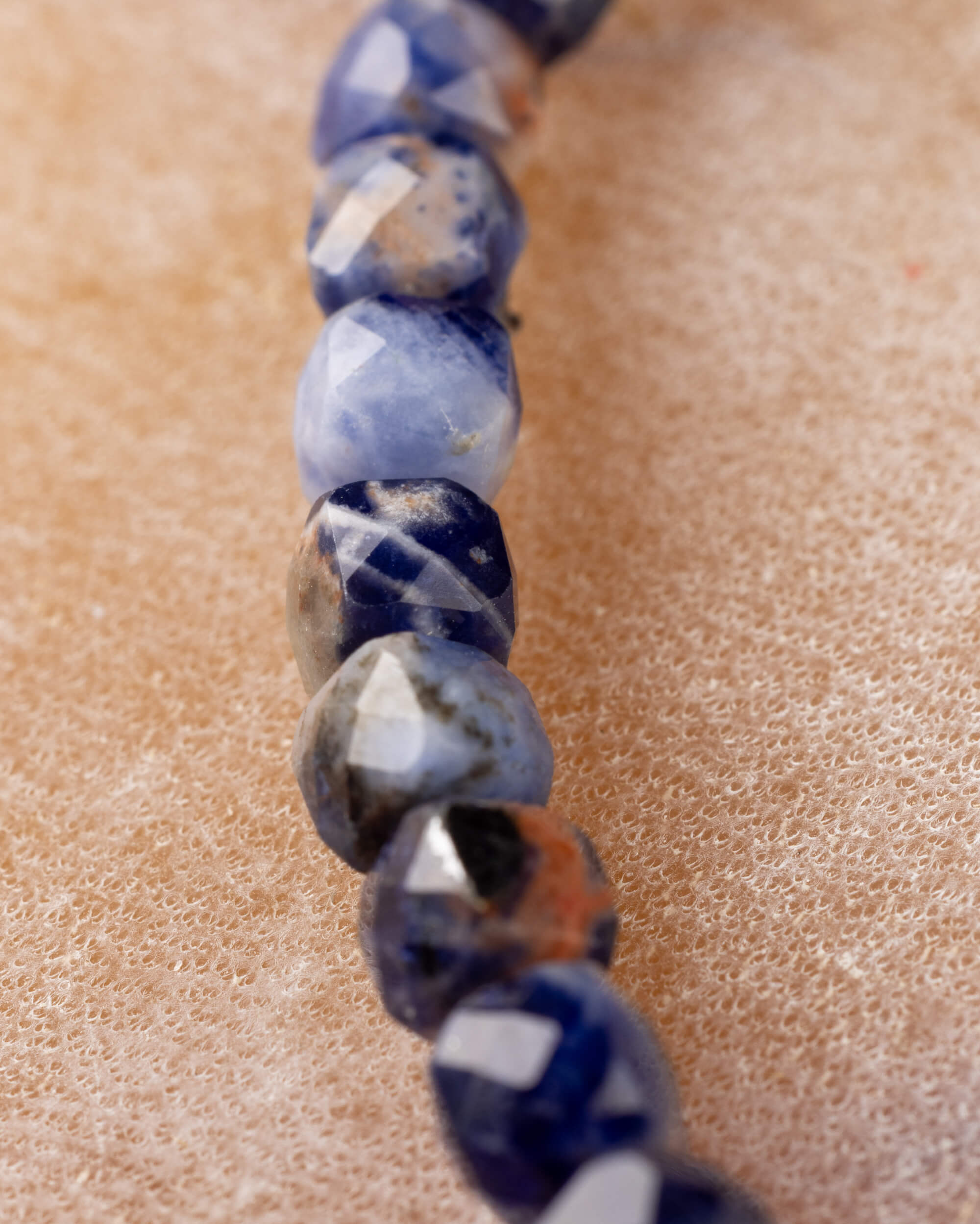 Pulsera de Sodalita Facetada 4 mm - Claridad y Agilidad Mental