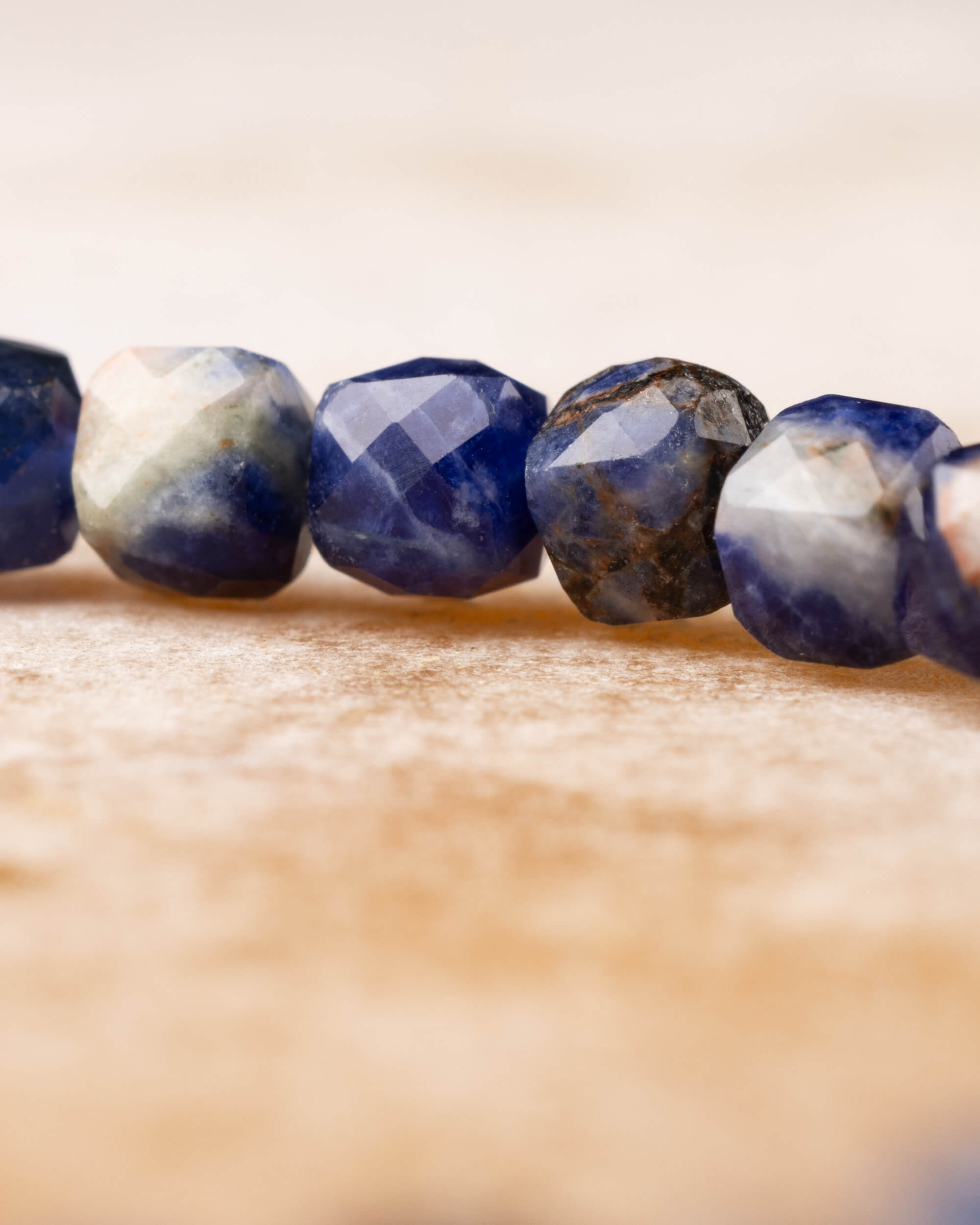 Pulsera de Sodalita Facetada 4 mm - Claridad y Agilidad Mental