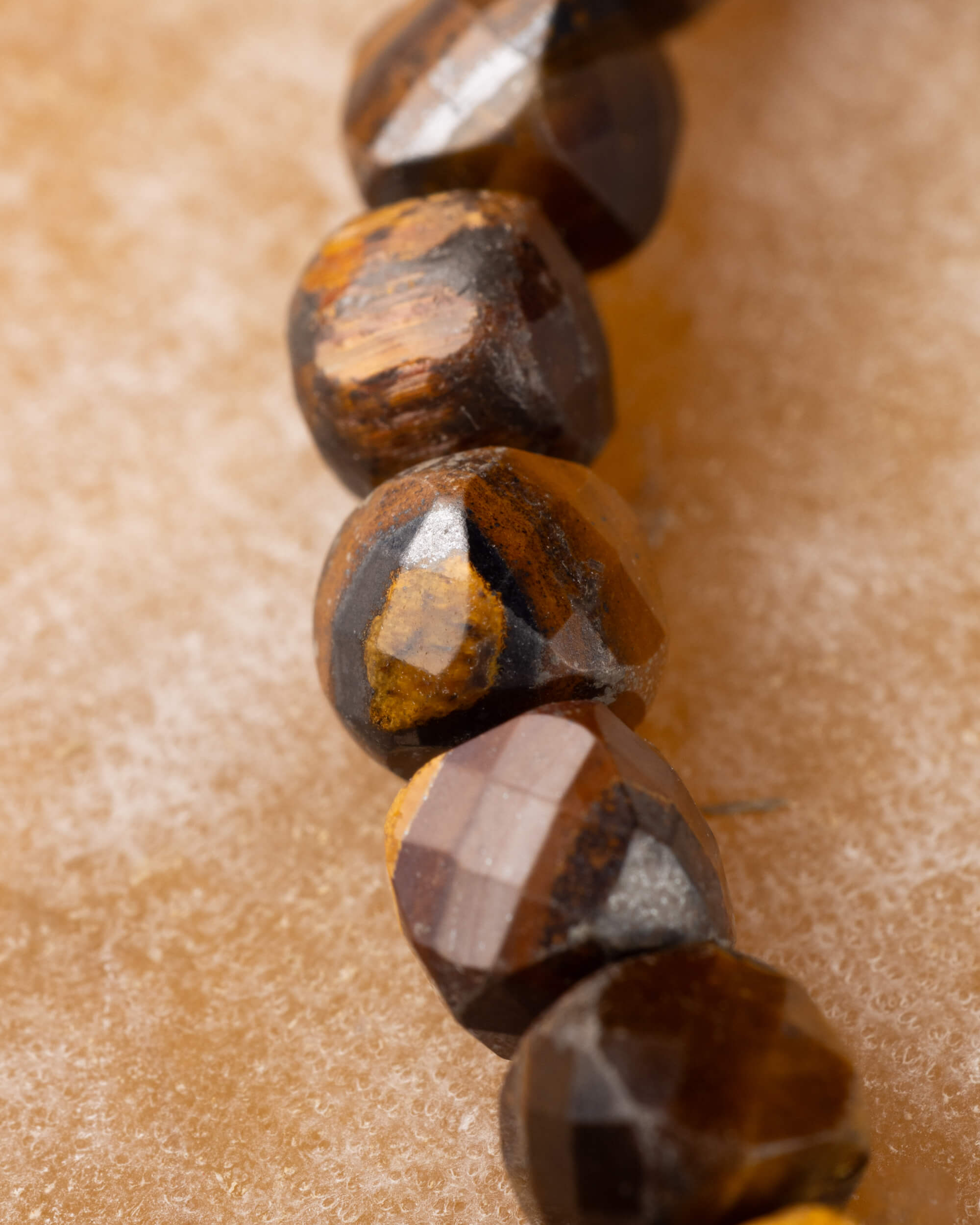 Pulsera de Ojo de Tigre Facetada 4 mm - Protección y Claridad