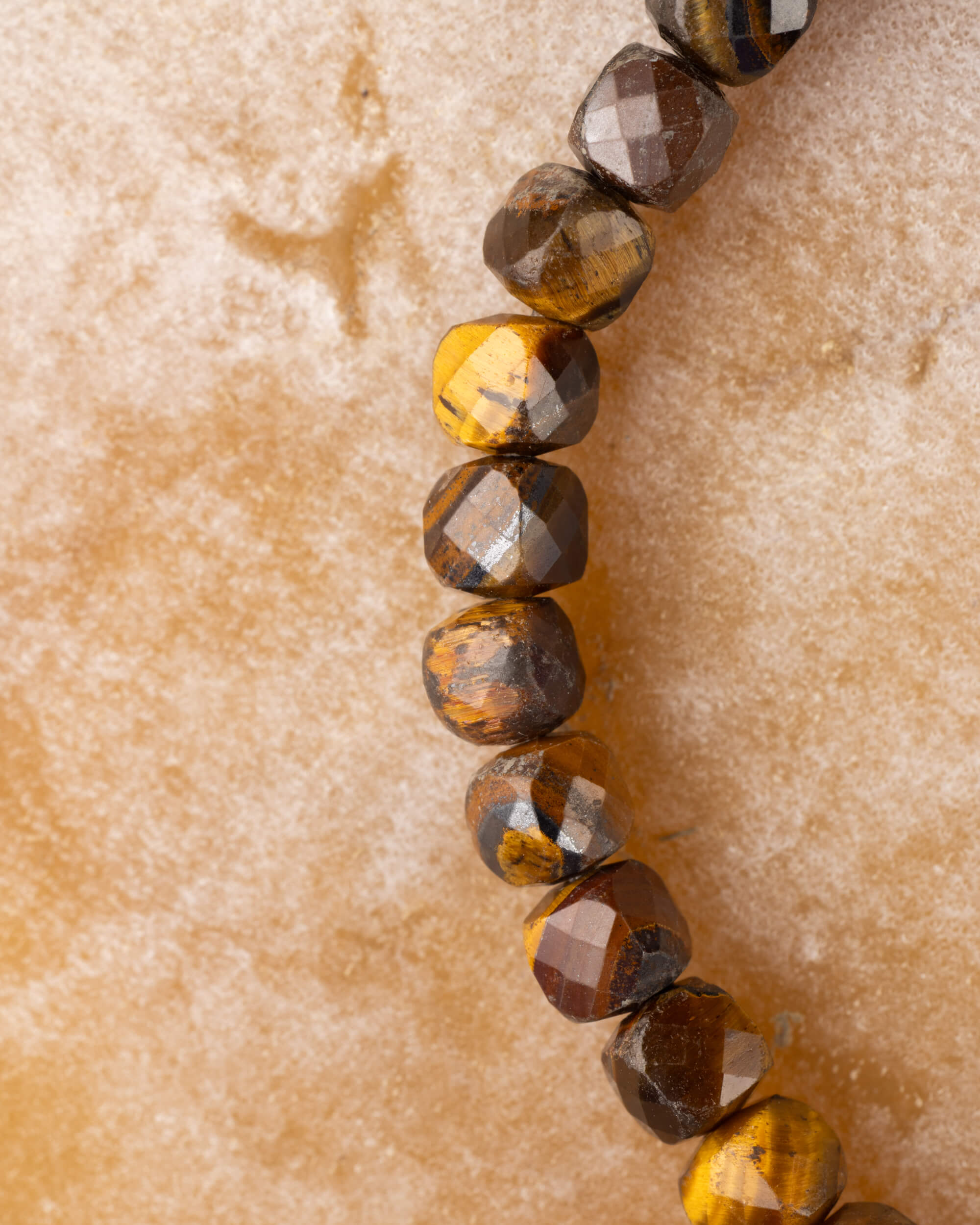 Pulsera de Ojo de Tigre Facetada 4 mm - Protección y Claridad