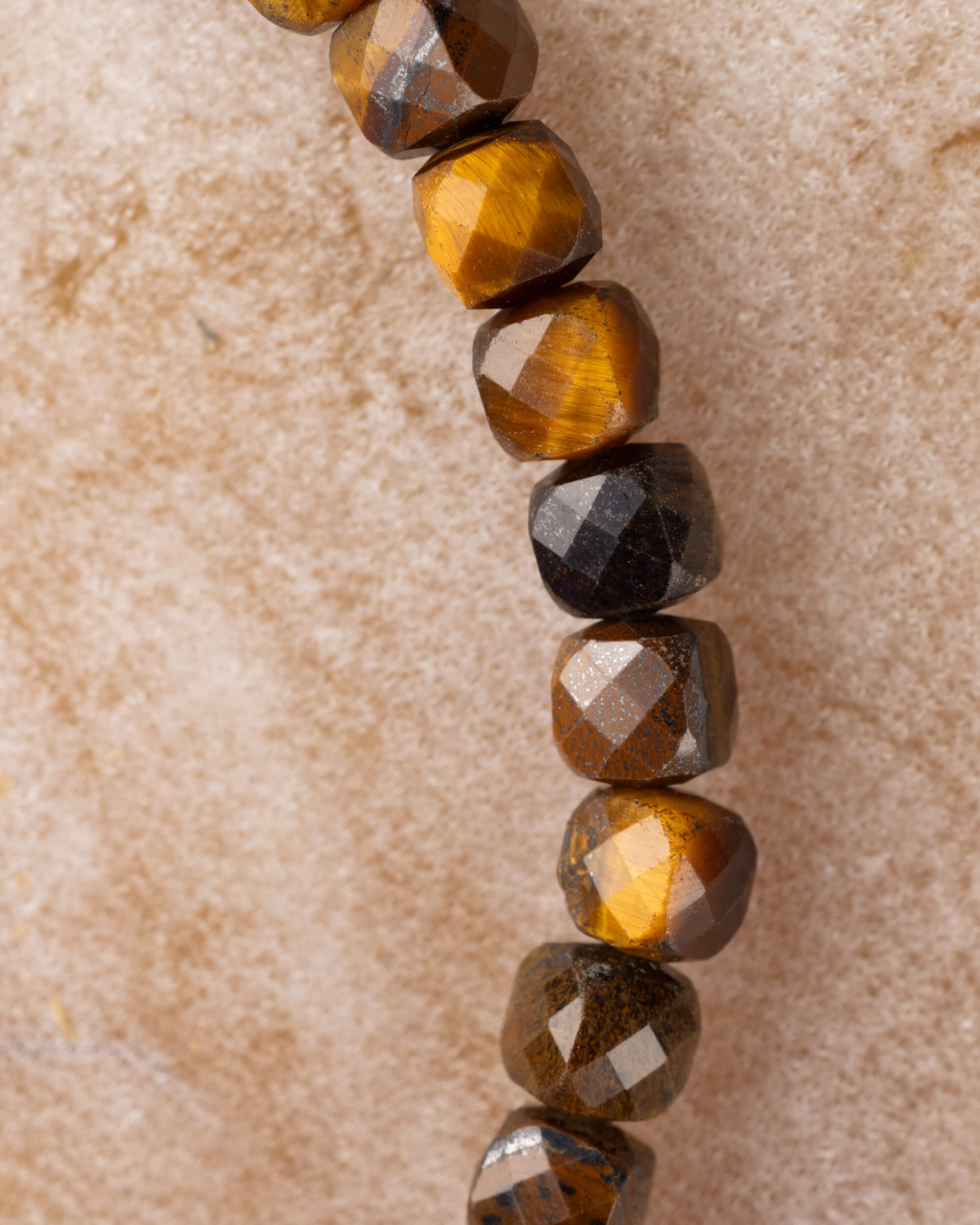 Pulsera de Ojo de Tigre Facetada 4 mm - Protección y Claridad