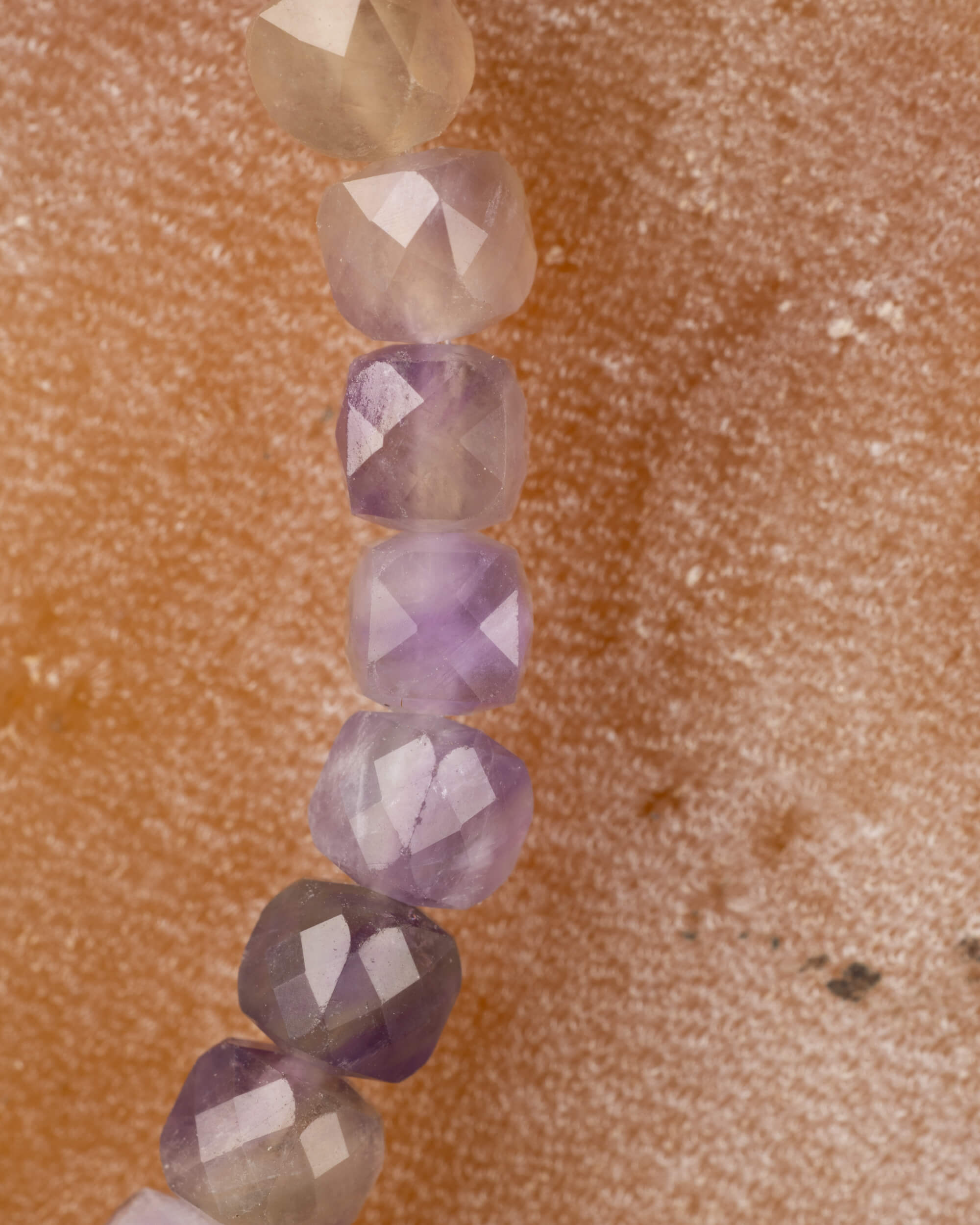 Pulsera de Amatista Facetada 4 mm - Visión e Intuición (Degradado)