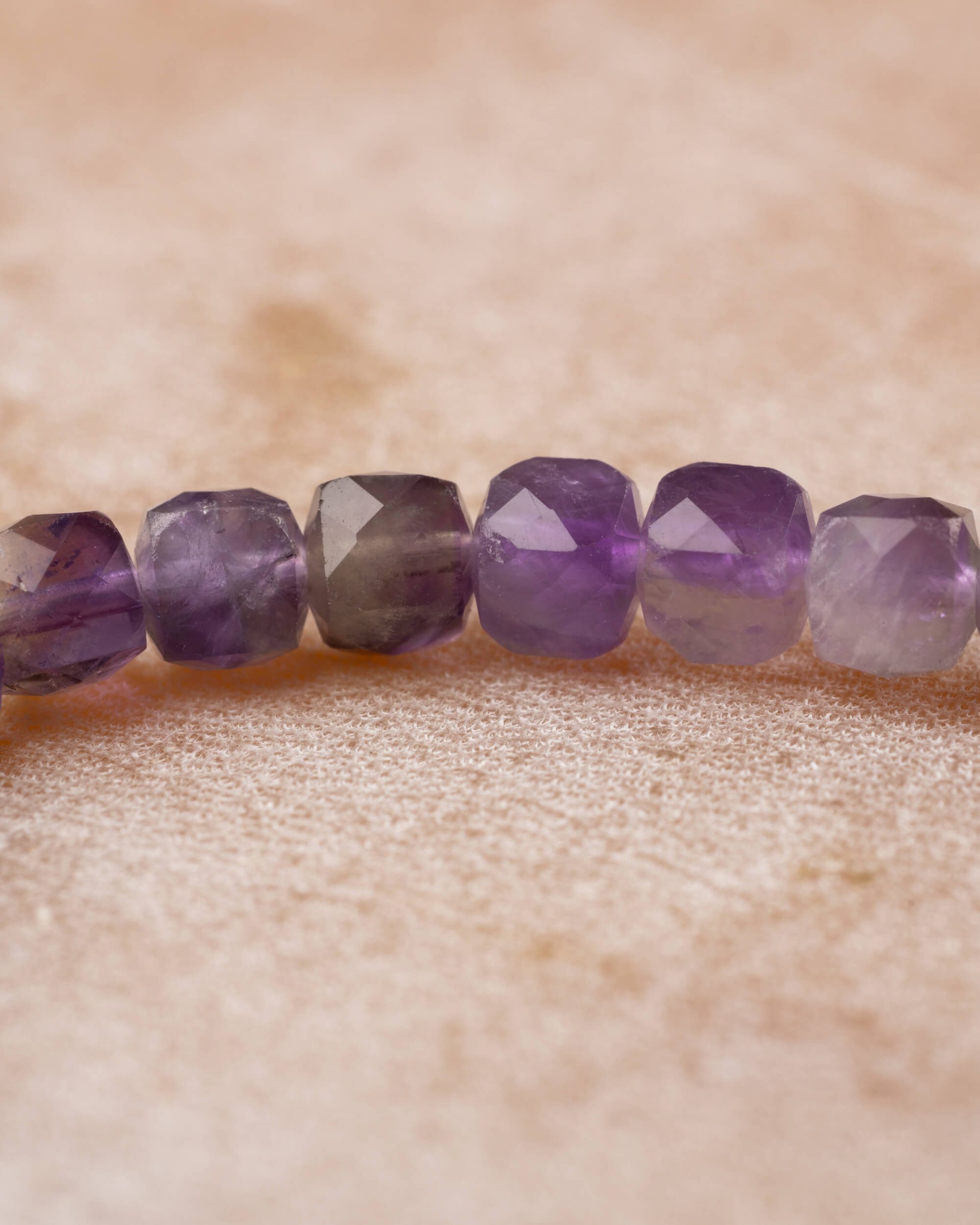 Pulsera de Amatista Facetada 4 mm - Visión e Intuición (Degradado)