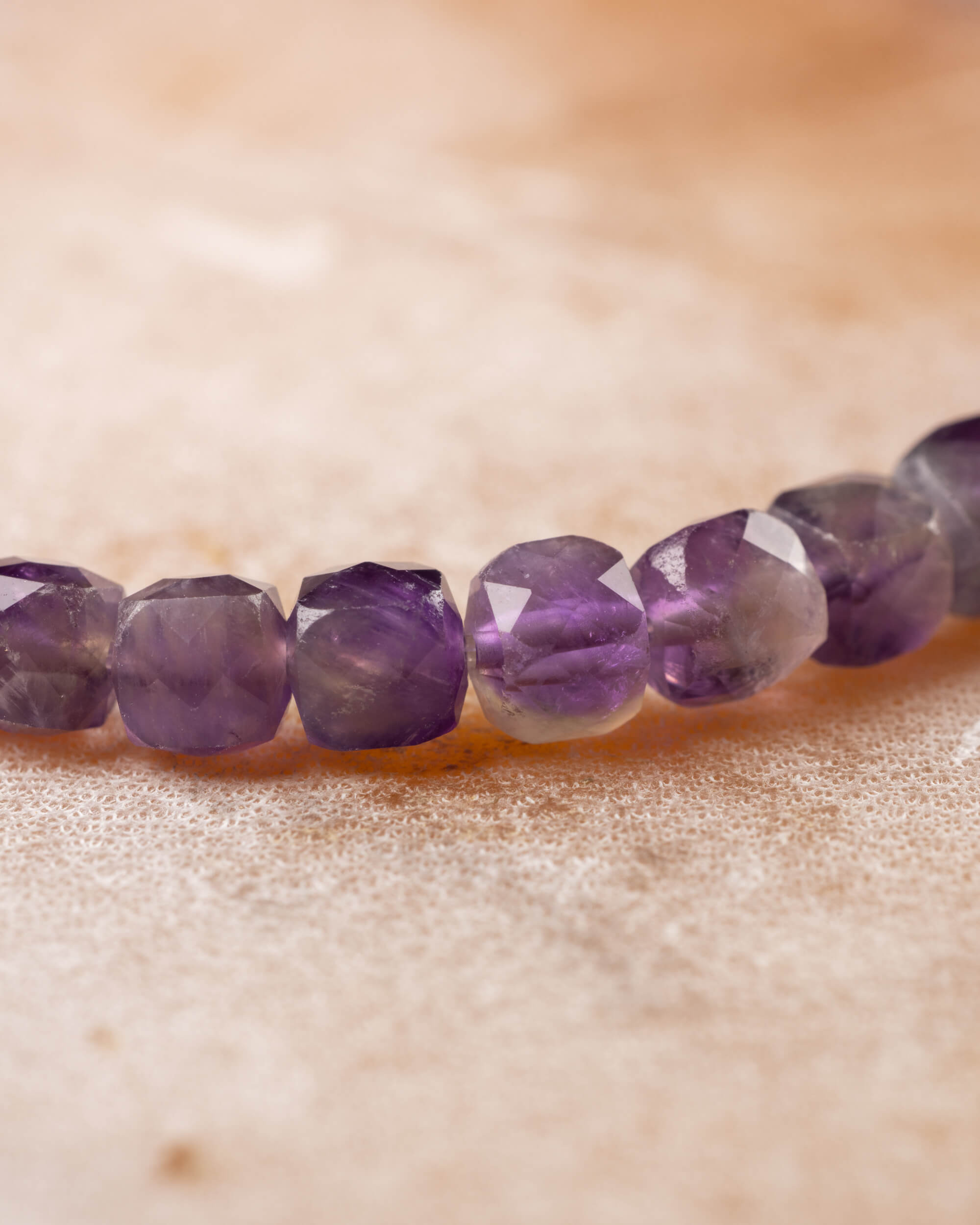 Pulsera de Amatista Facetada 4 mm - Visión e Intuición (Degradado)