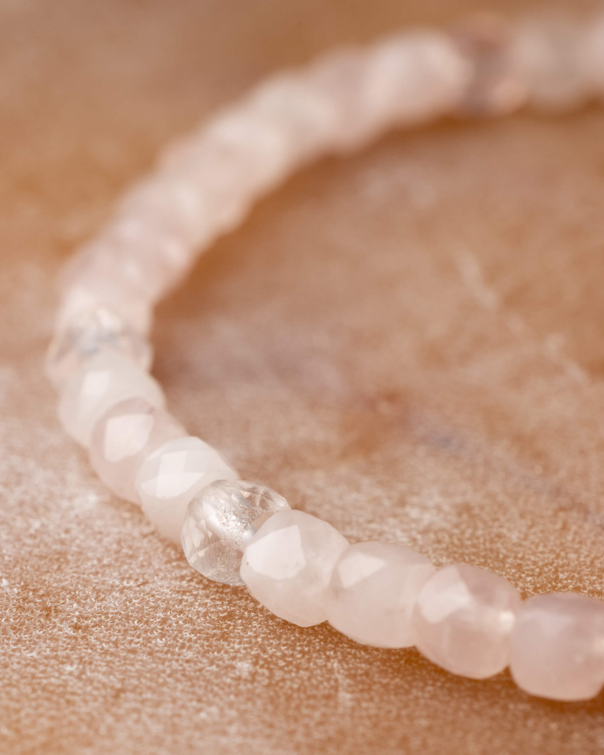 Pulsera de Cuarzo Rosa Facetada 4 mm - Amor y Ternura Luminosa