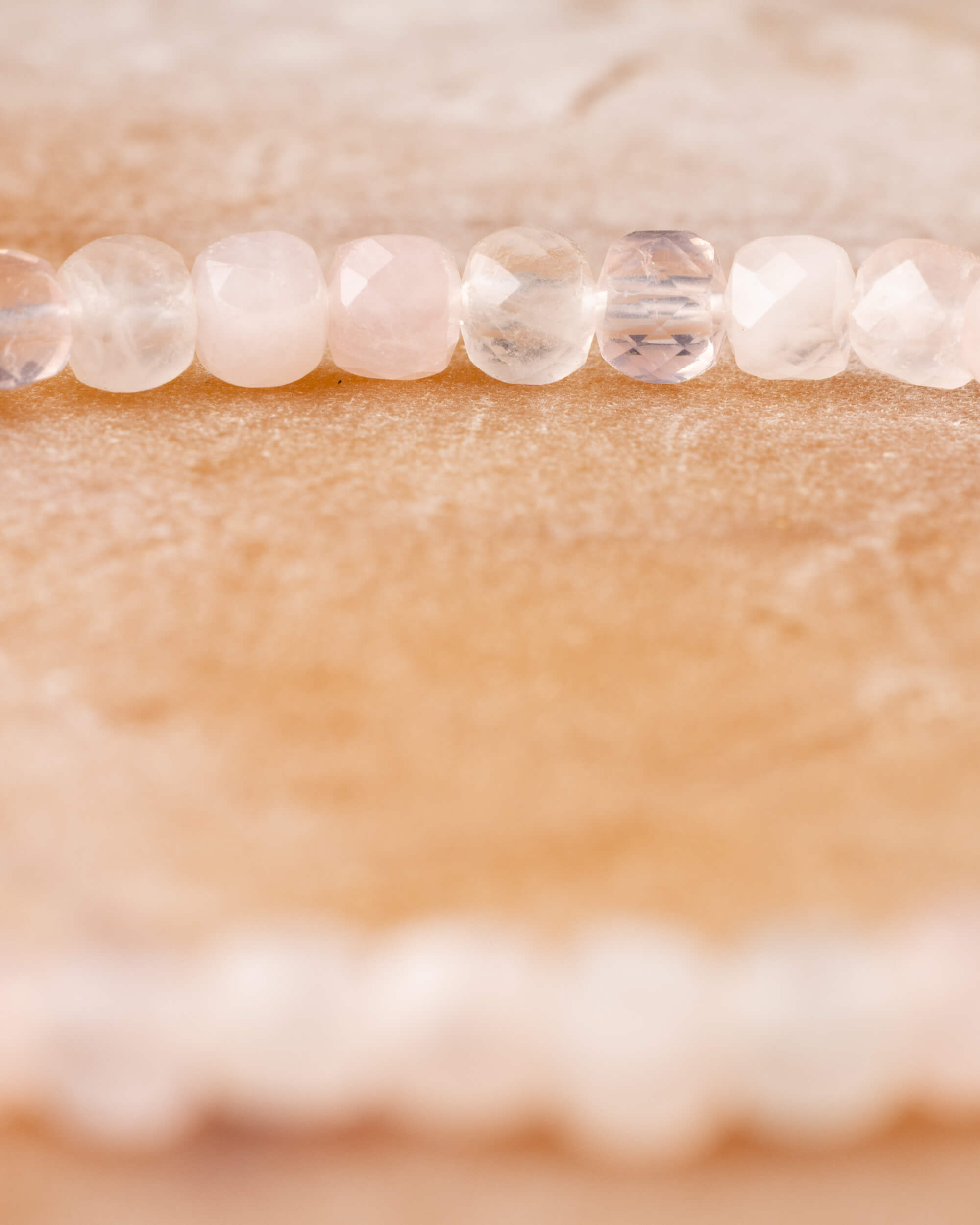 Pulsera de Cuarzo Rosa Facetada 4 mm - Amor y Ternura Luminosa