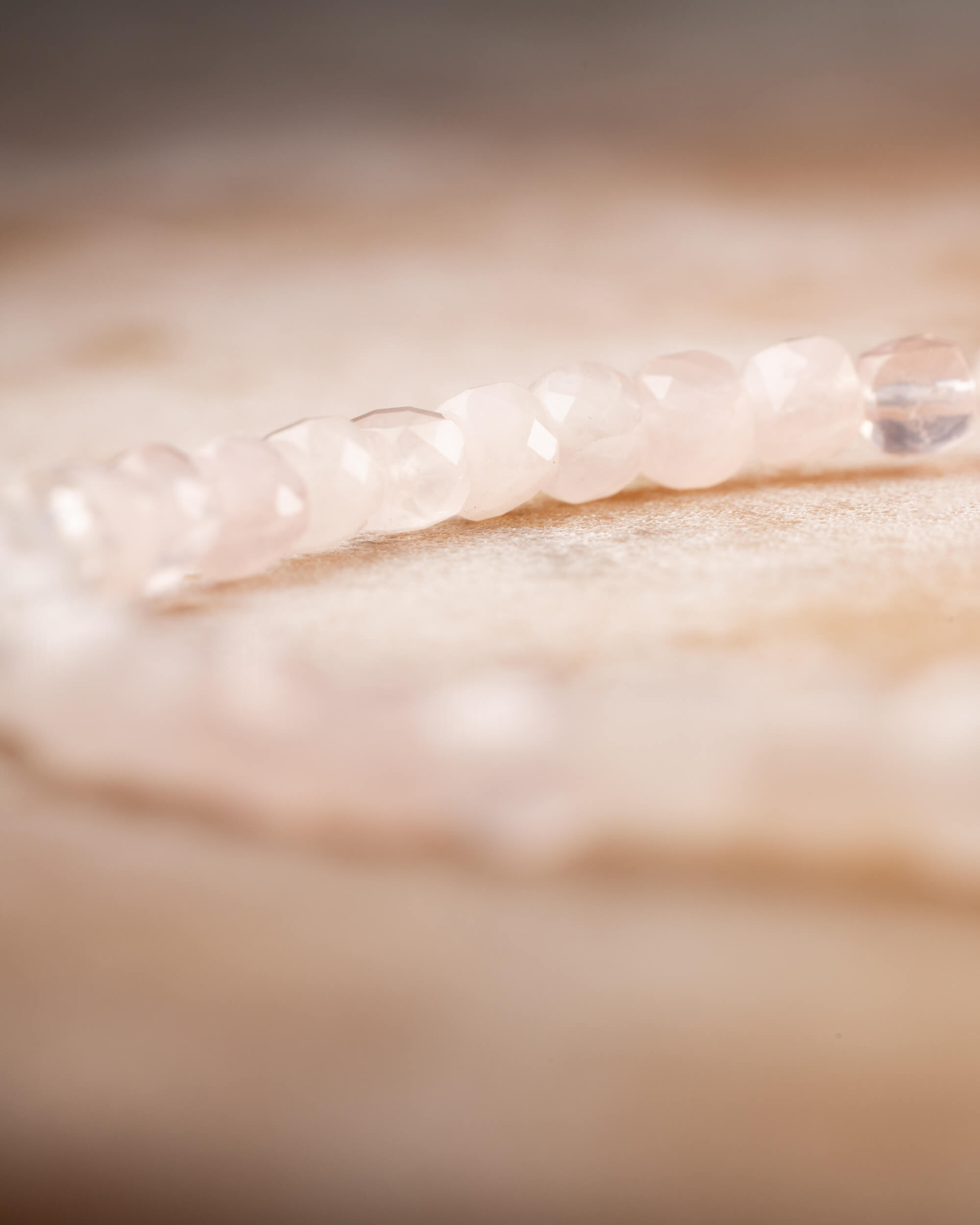 Pulsera de Cuarzo Rosa Facetada 4 mm - Amor y Ternura Luminosa