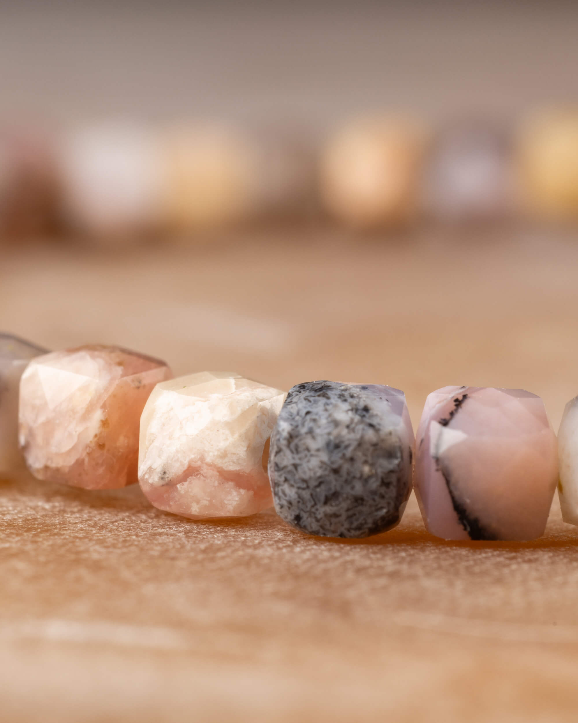 Pulsera de Ópalo Rosa Facetada 4 mm - Ternura y Sanación