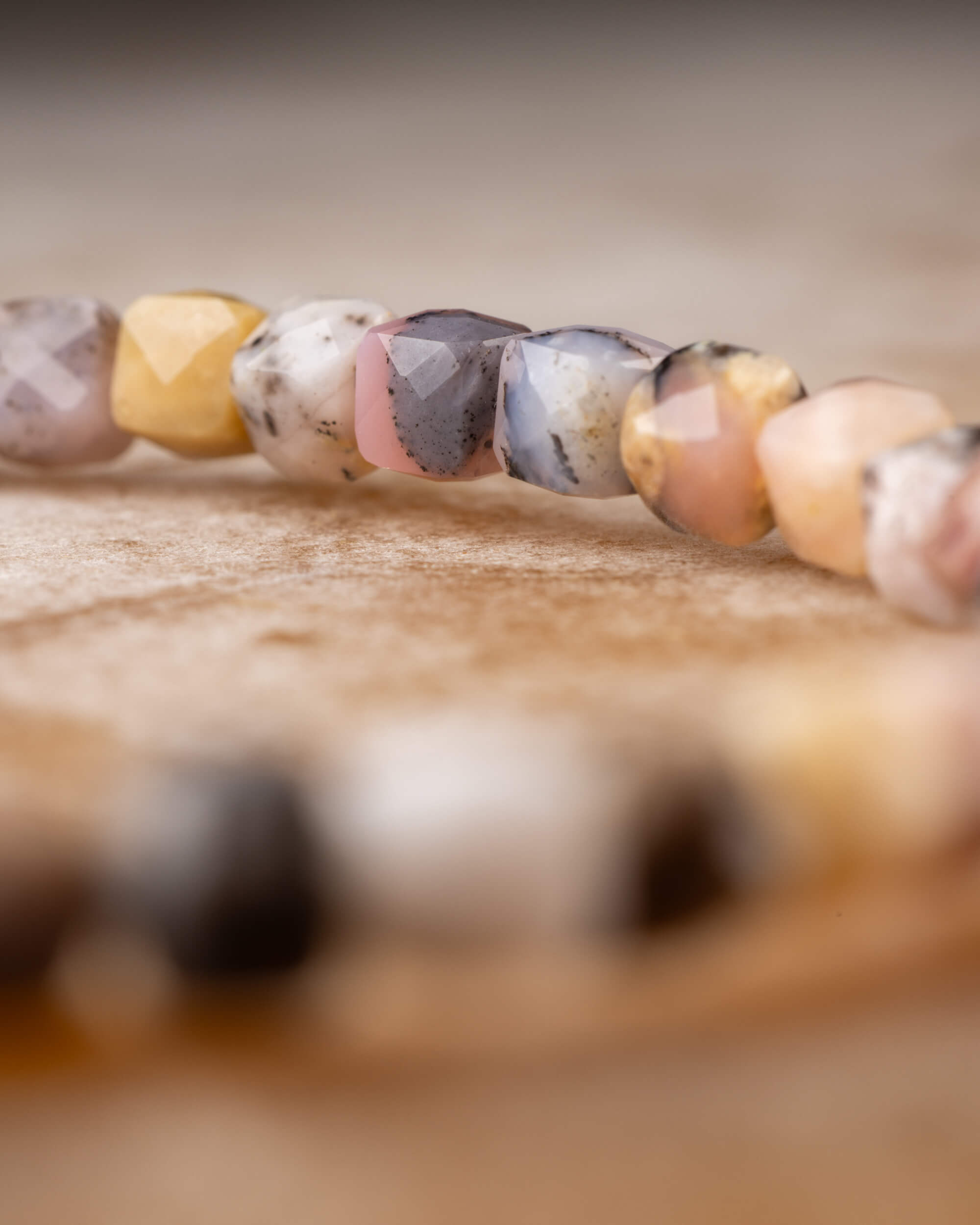 Pulsera de Ópalo Rosa Facetada 4 mm - Ternura y Sanación