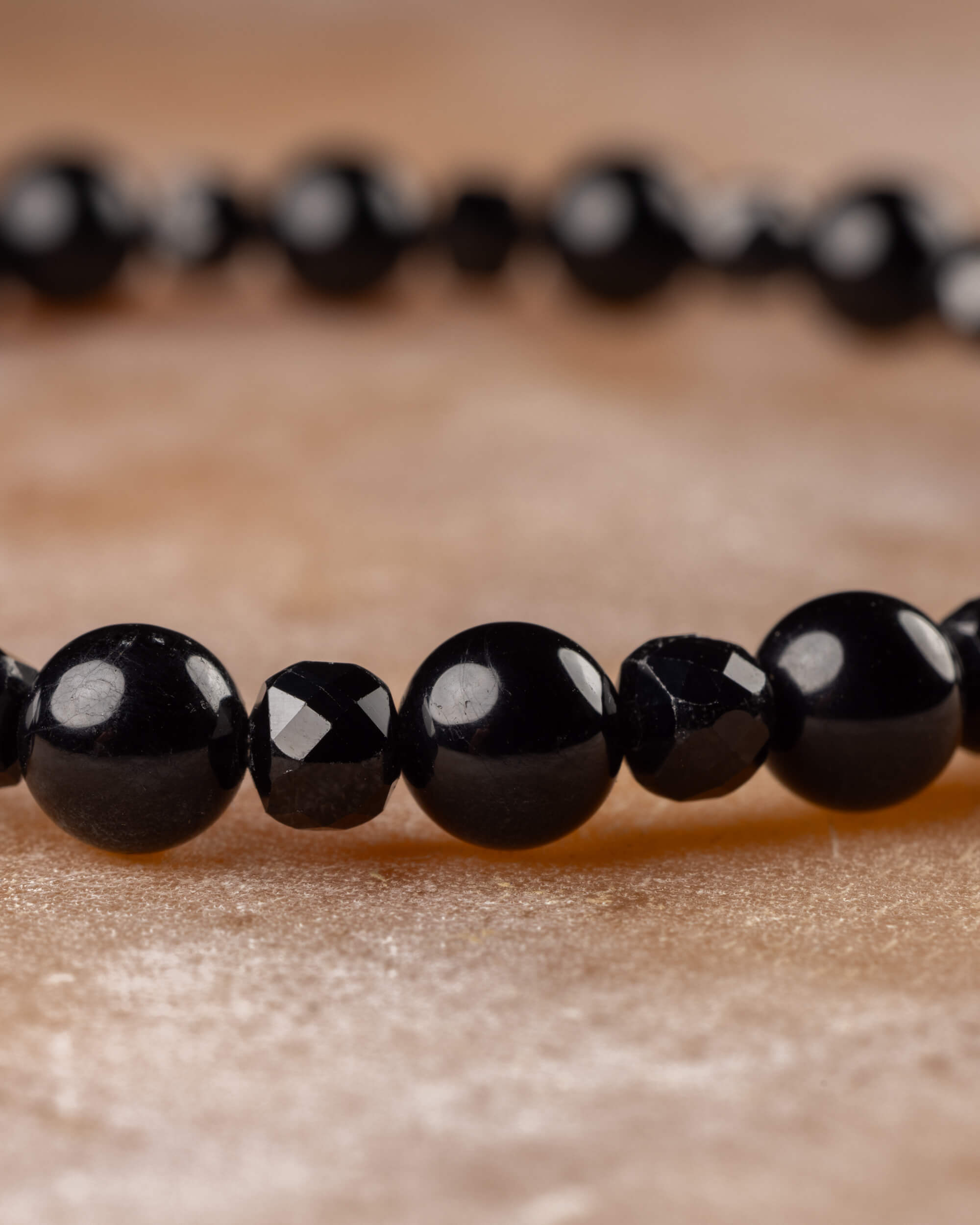 LLAVE 13: Pulsera Manto Protector - Protección y Límites Claros