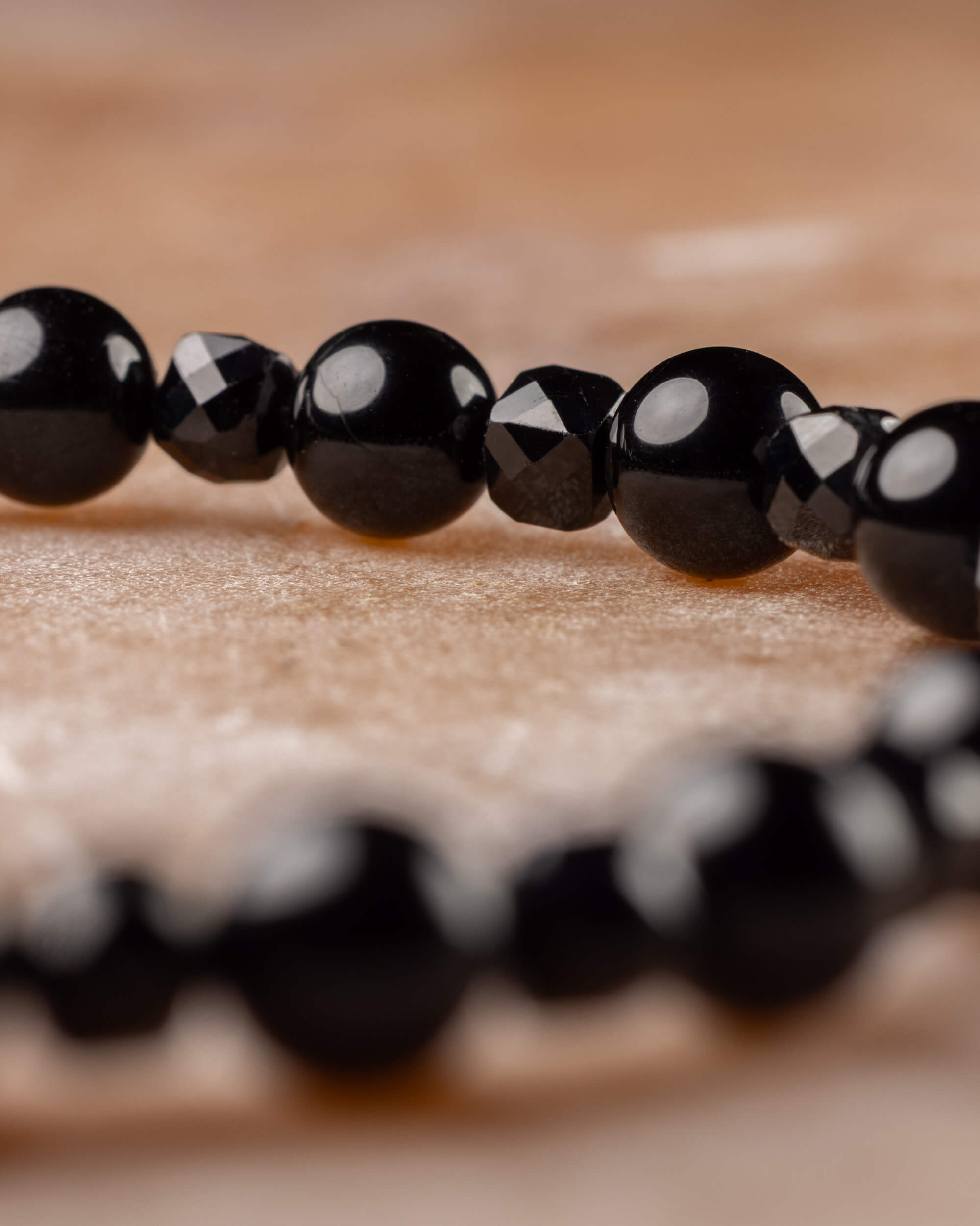 LLAVE 13: Pulsera Manto Protector - Protección y Límites Claros