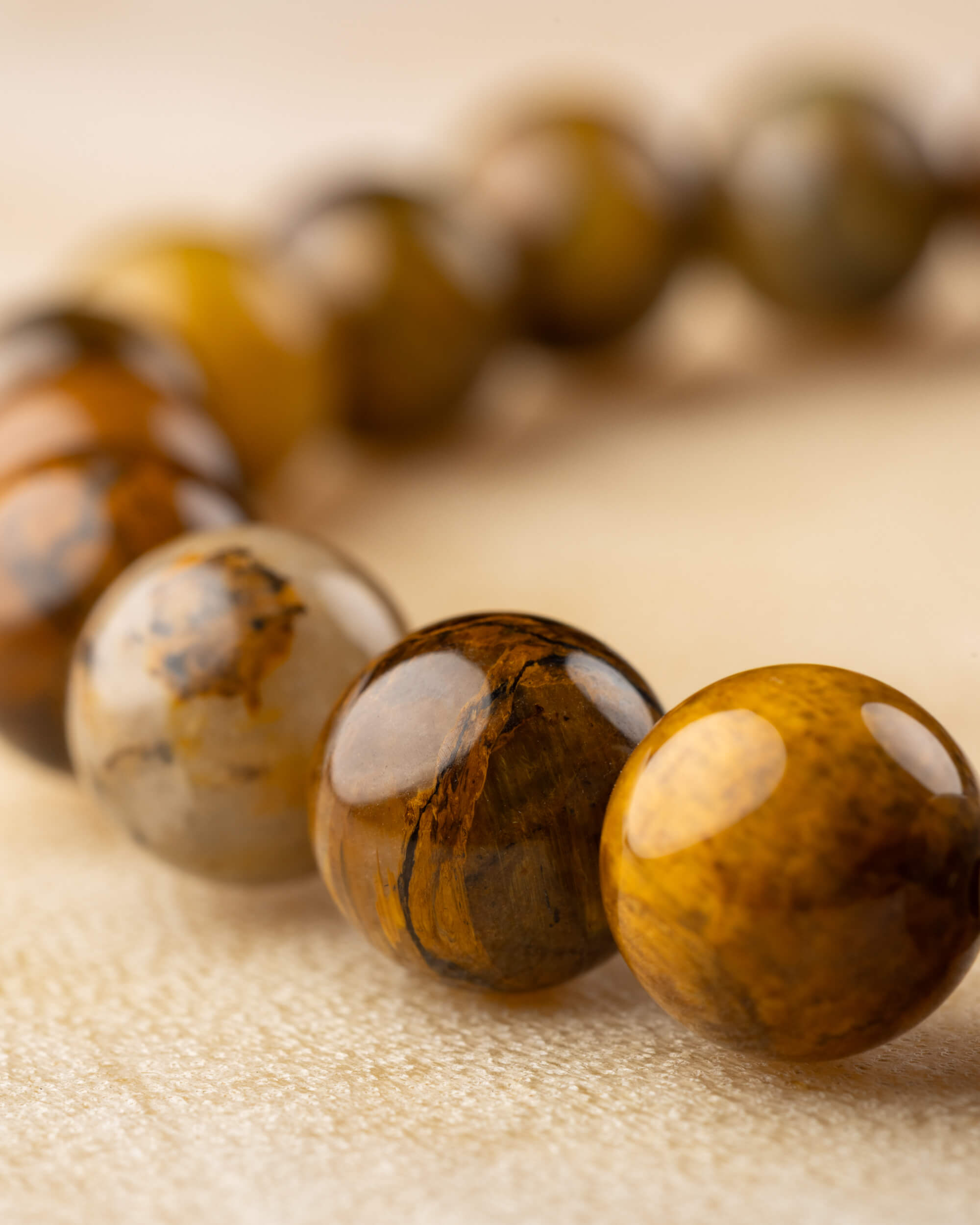 Pulsera de Pietersita Amarilla 8 mm - Poder Personal y Claridad