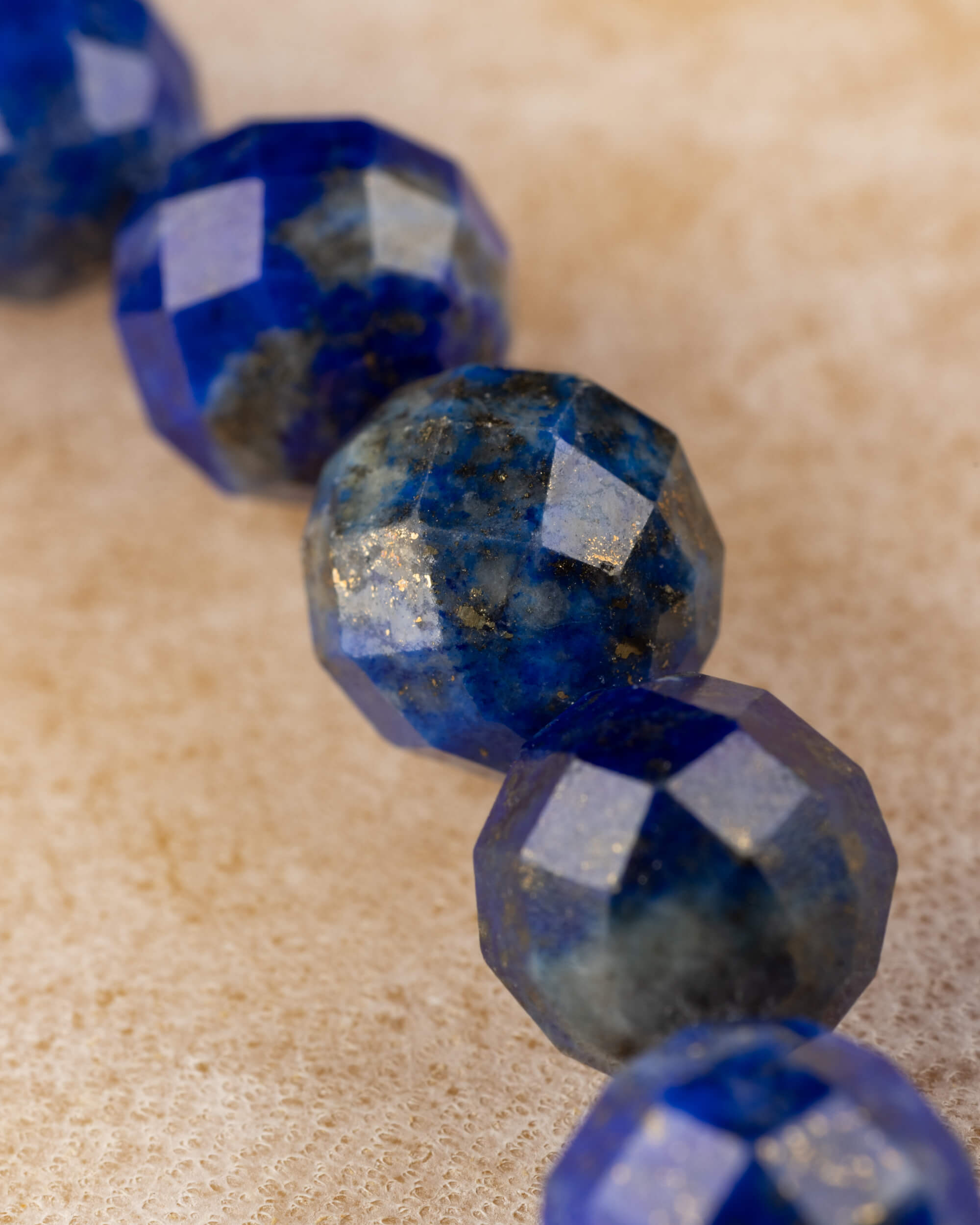 Pulsera de Lapislázuli Facetada (8 mm)