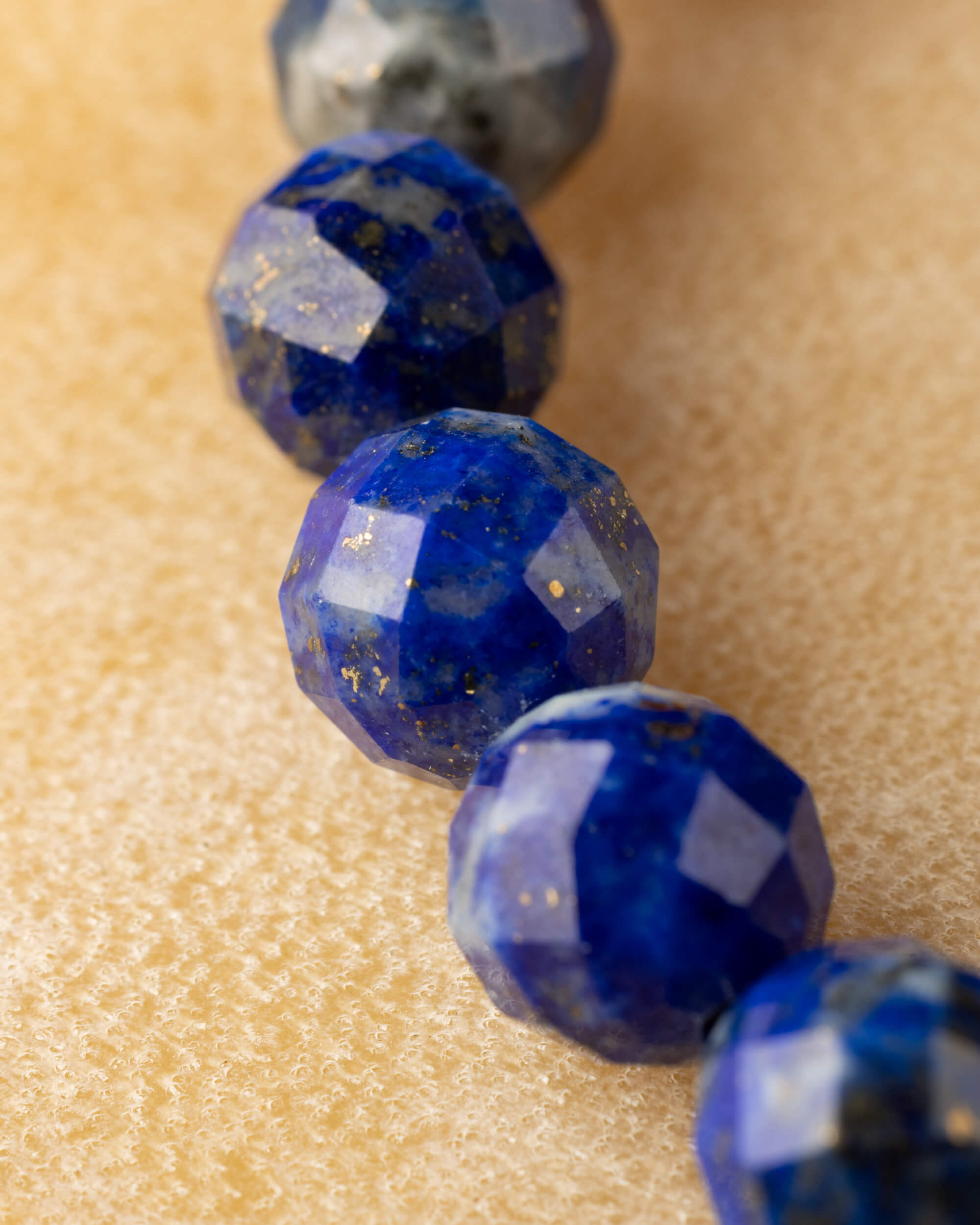 Pulsera de Lapislázuli Facetada (8 mm)