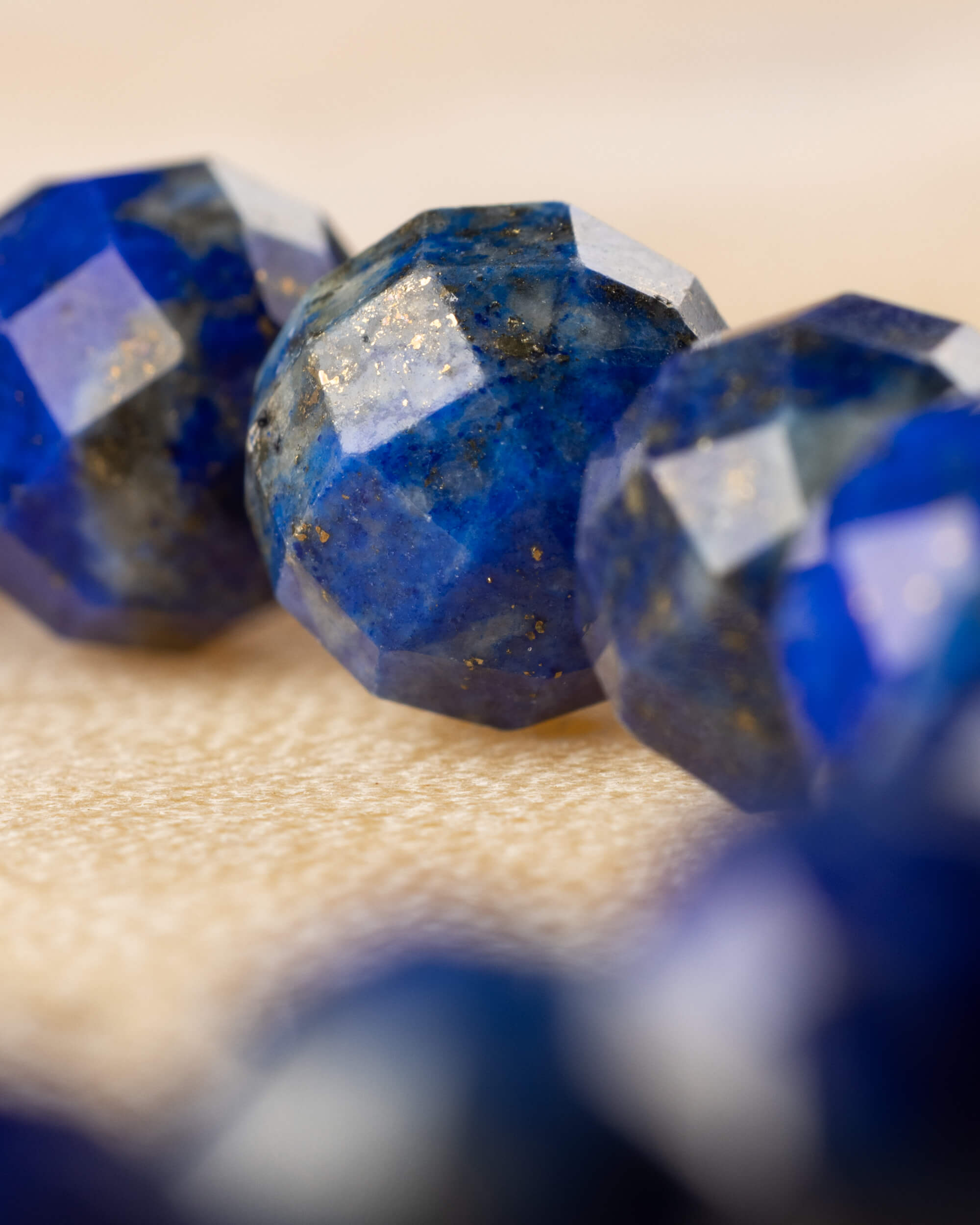 Pulsera de Lapislázuli Facetada (8 mm)