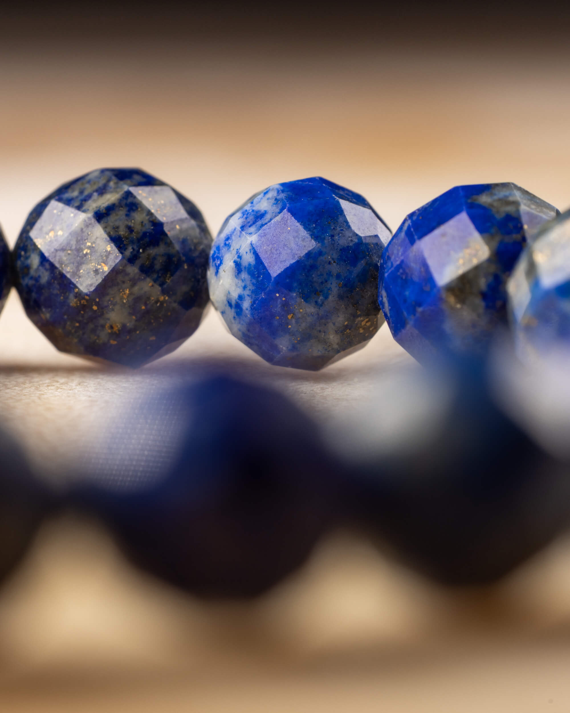 Pulsera de Lapislázuli Facetada (8 mm)