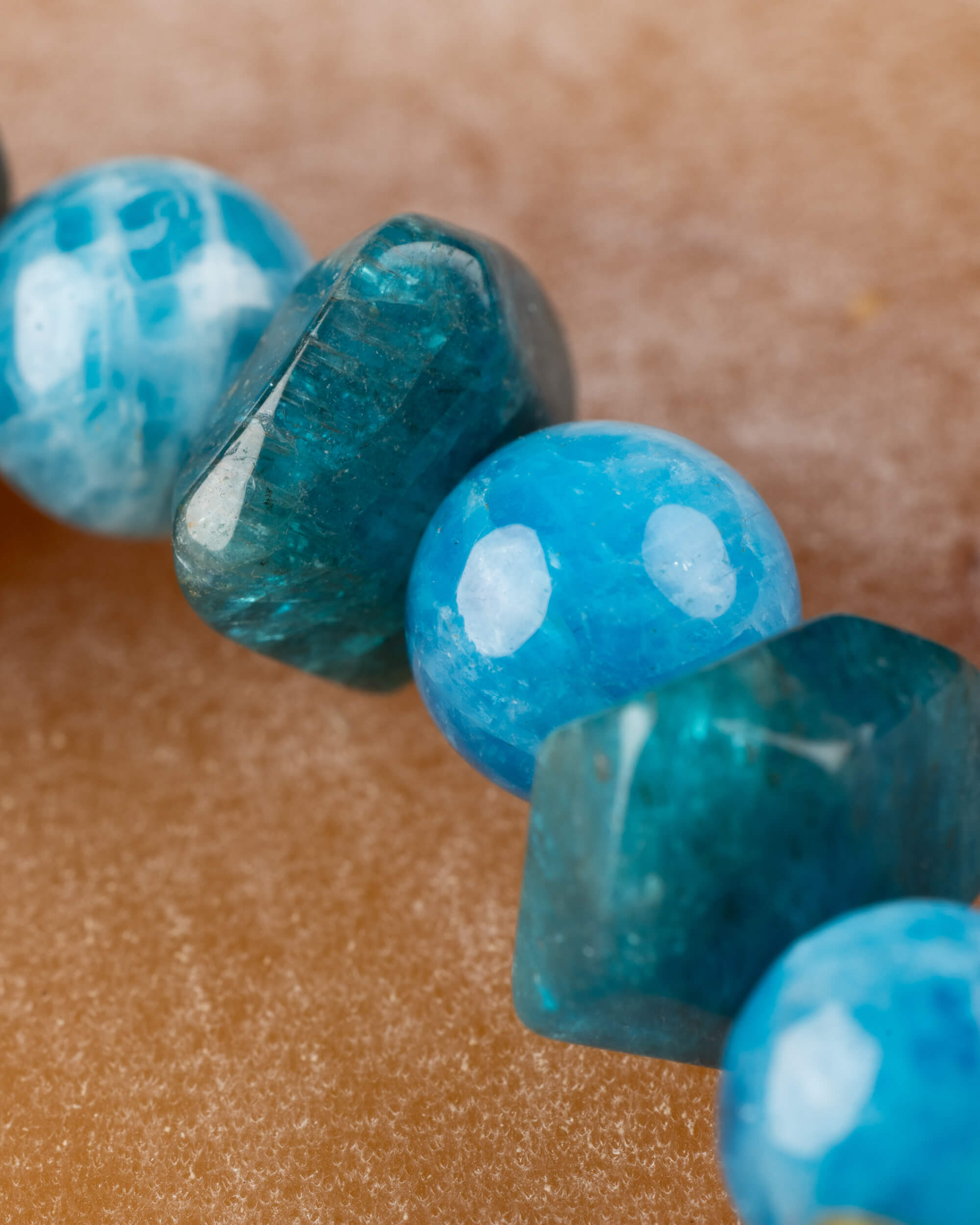 Pulsera de Apatita Azul (8 y 6x11 mm)