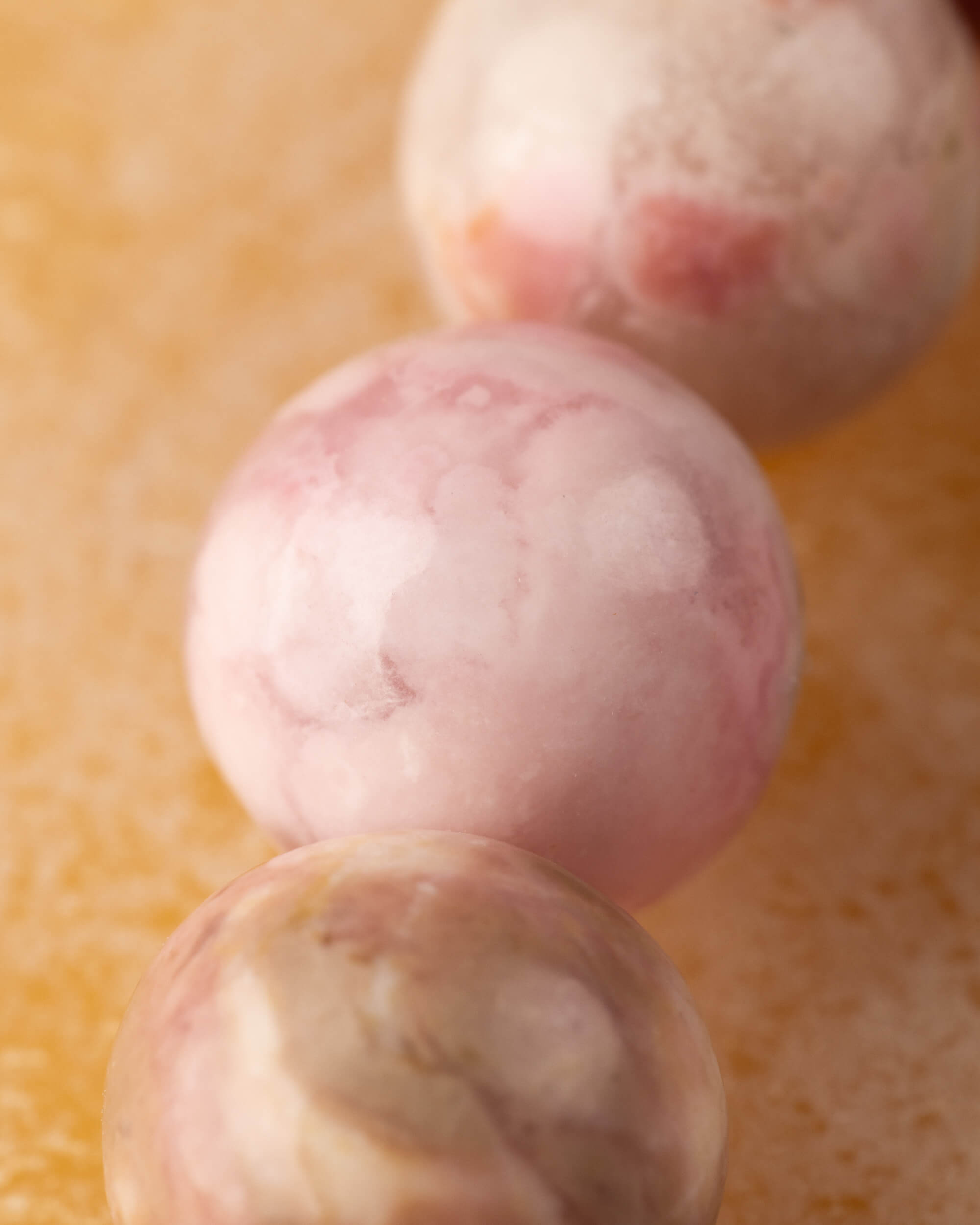 Pulsera de Rodonita Rosa 8 mm - Amor Firme y Autoescucha