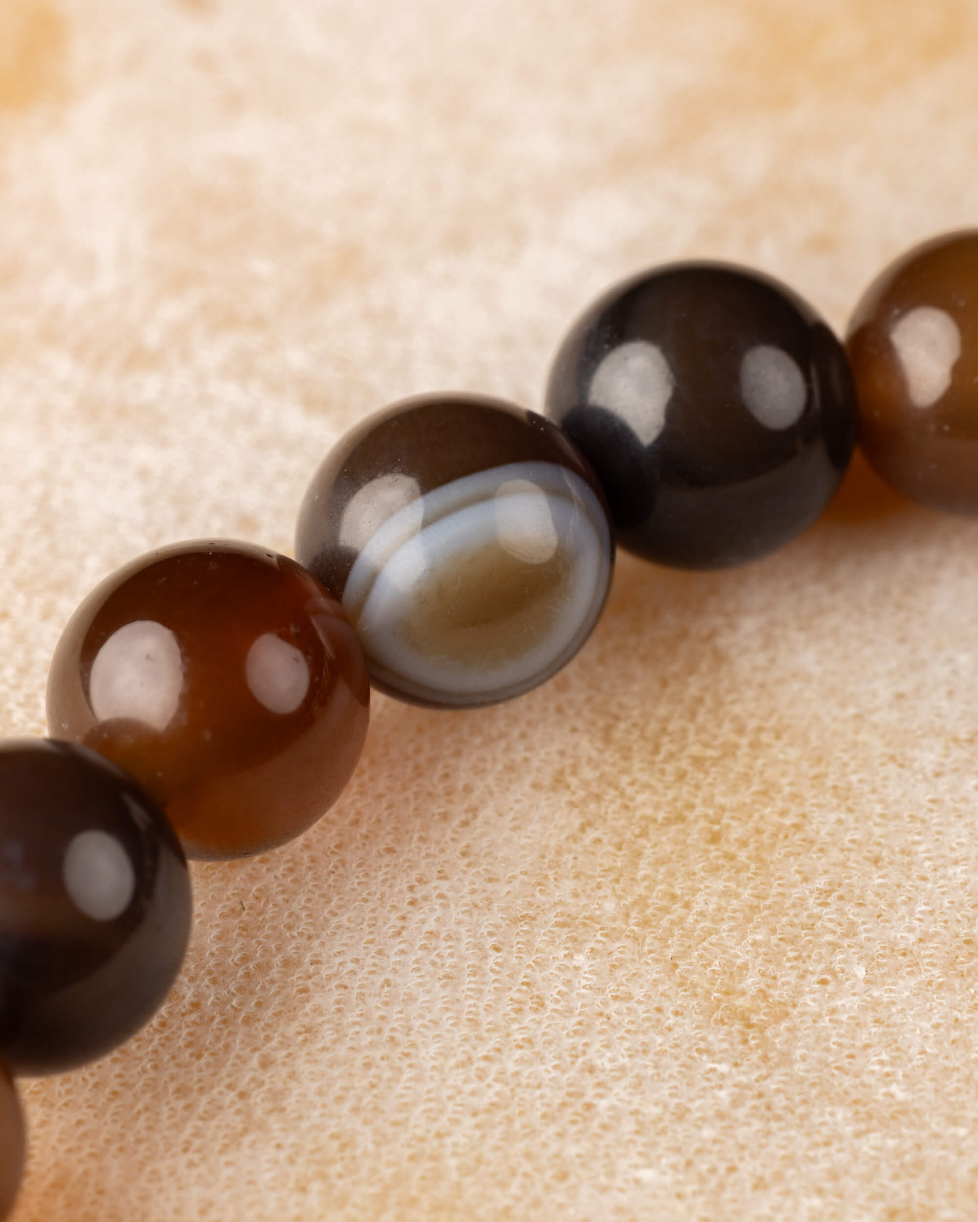 Pulsera de Ágata Café 8 mm - Estabilidad y Arraigo Amable