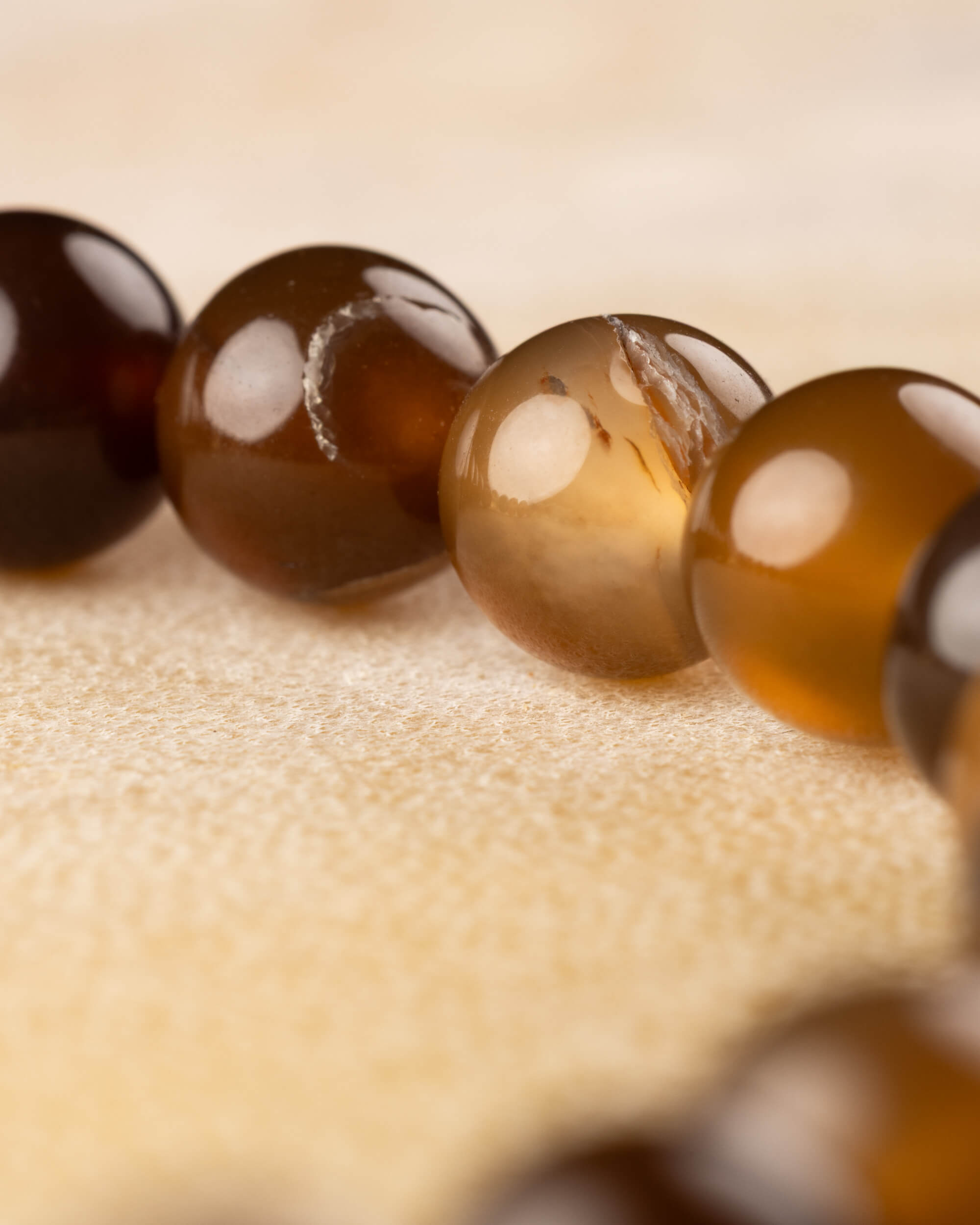 Pulsera de Ágata Café 8 mm - Estabilidad y Arraigo Amable