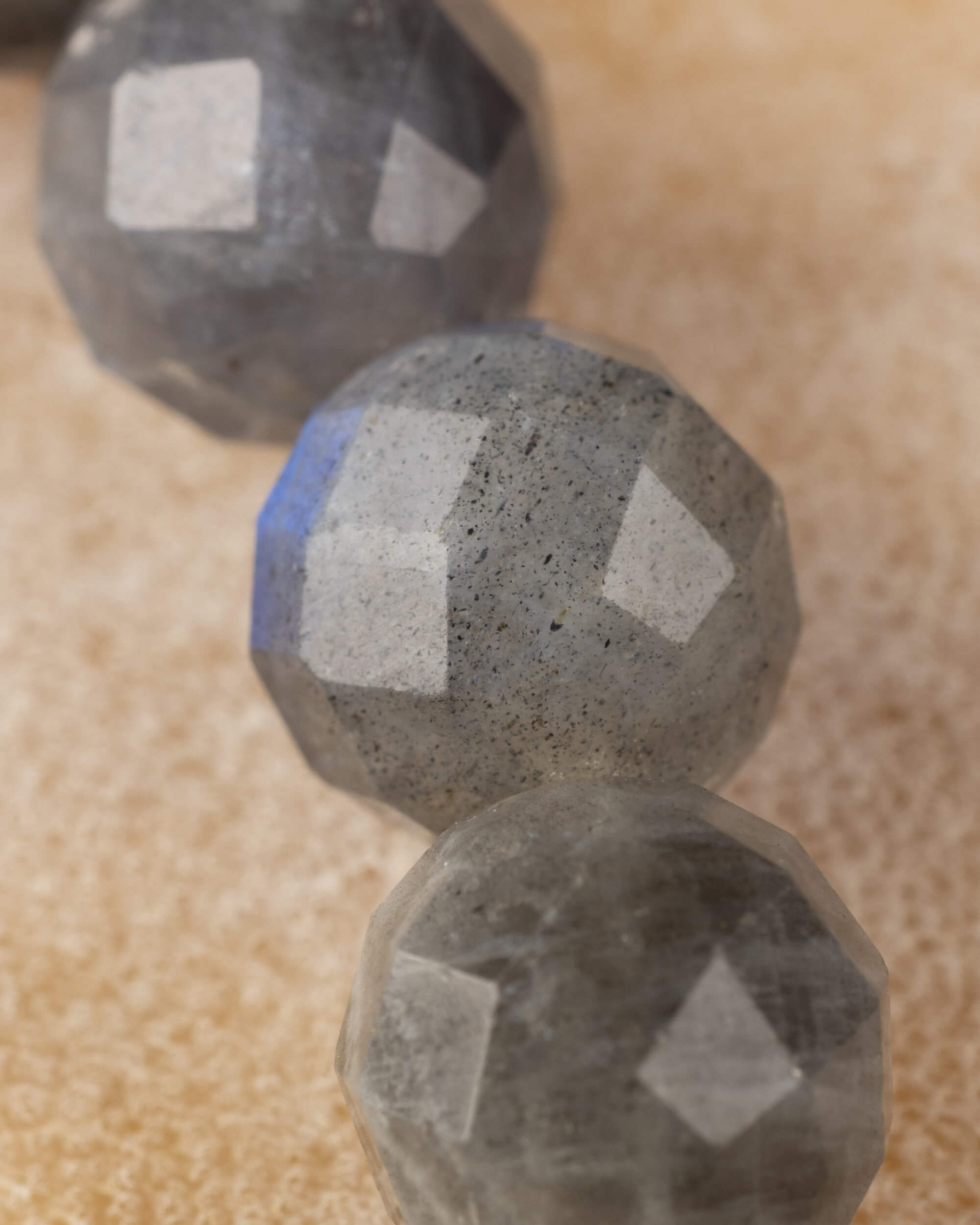 Pulsera de Labradorita Facetada 8 mm - Intuición y Visión Radiante