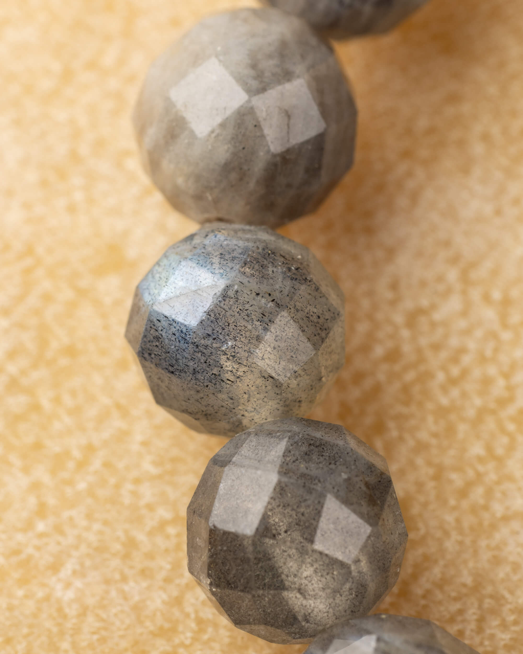 Pulsera de Labradorita Facetada 8 mm - Intuición y Visión Radiante