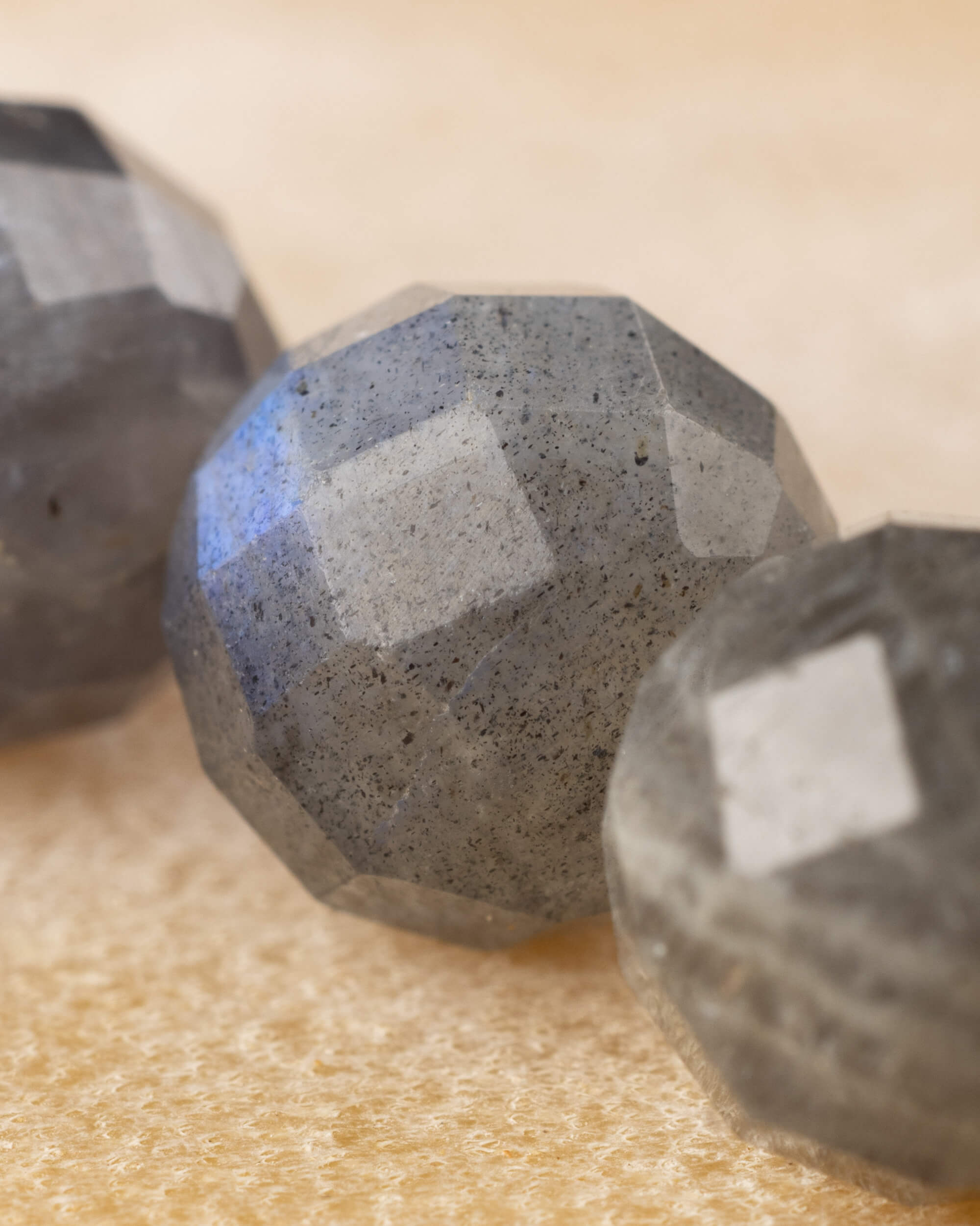 Pulsera de Labradorita Facetada 8 mm - Intuición y Visión Radiante