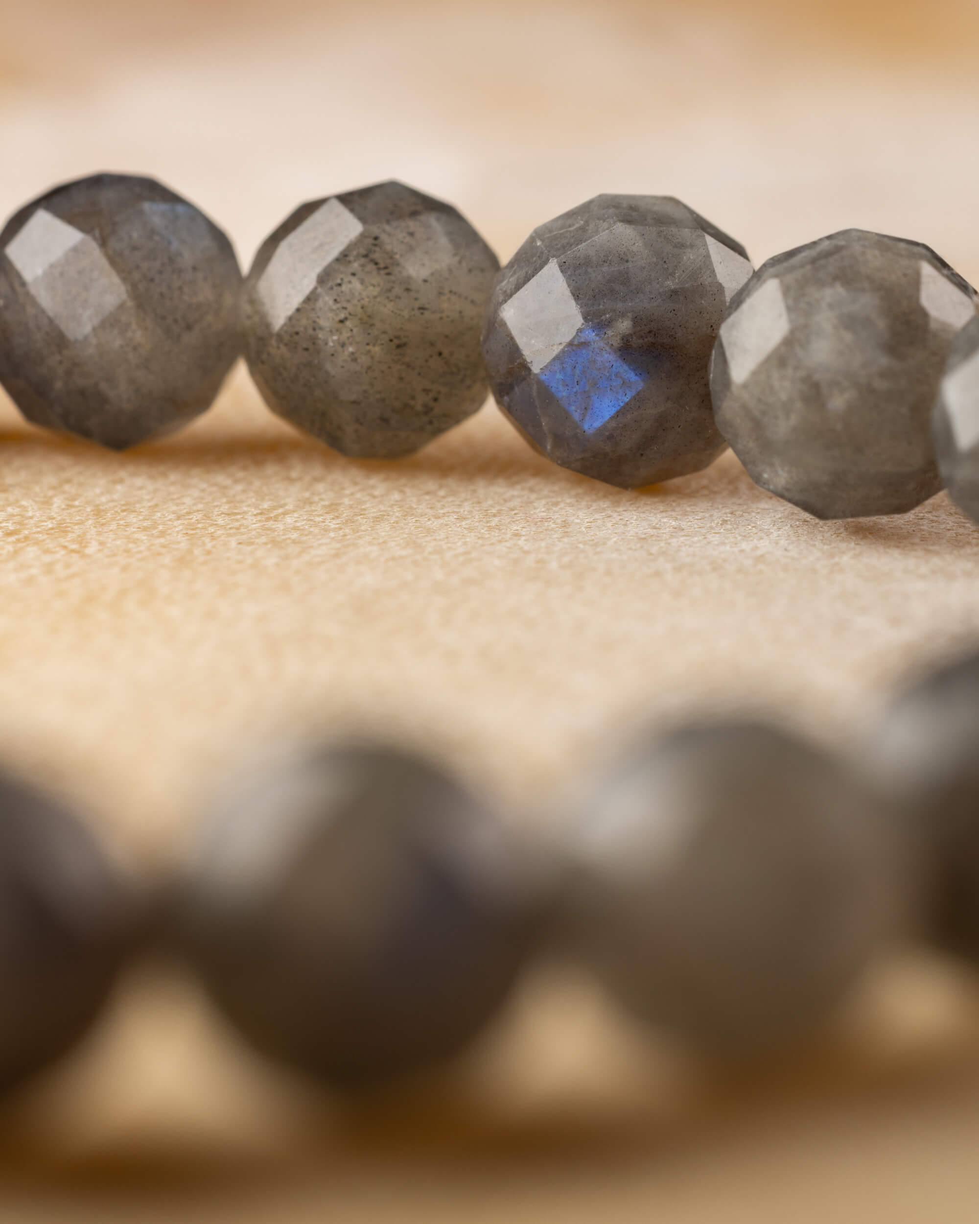 Pulsera de Labradorita Facetada 8 mm - Intuición y Visión Radiante