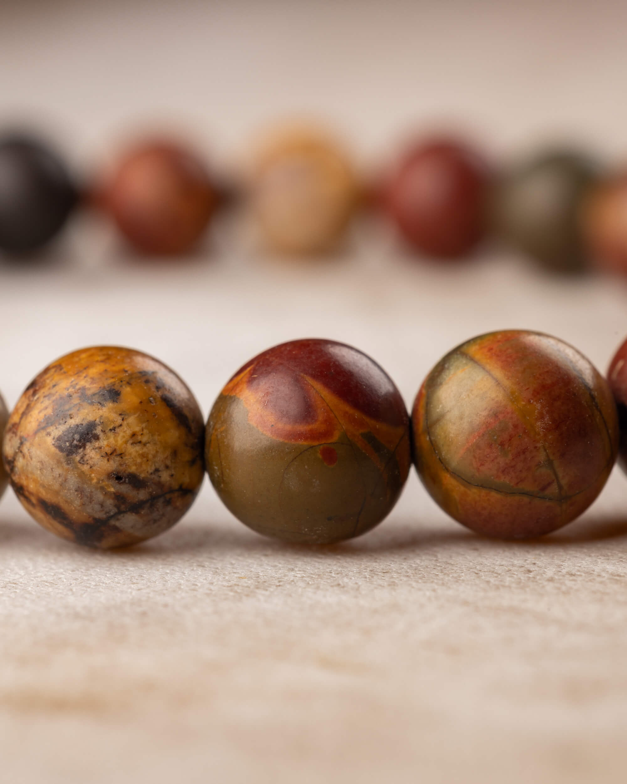 Pulsera de Jaspe Picasso 8 mm - Orden Creativo y Estructura