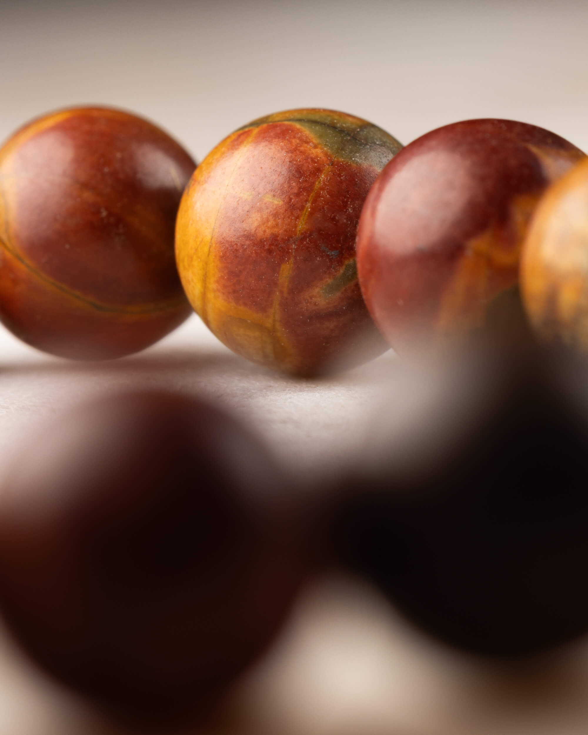 Pulsera de Jaspe Picasso 8 mm - Orden Creativo y Estructura