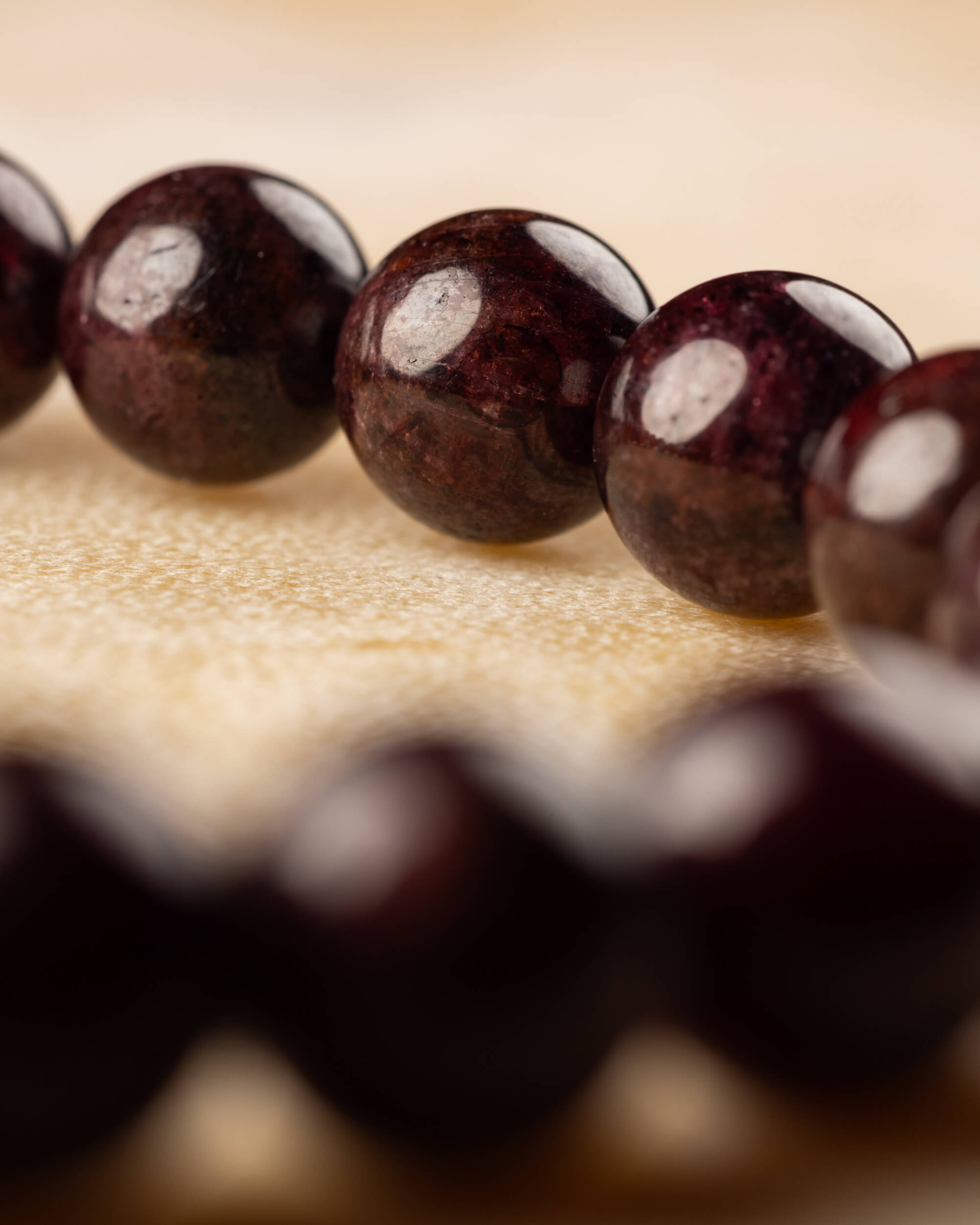 Pulsera de Granate Rojo 8 mm - Fuerza y Anclaje Profundo