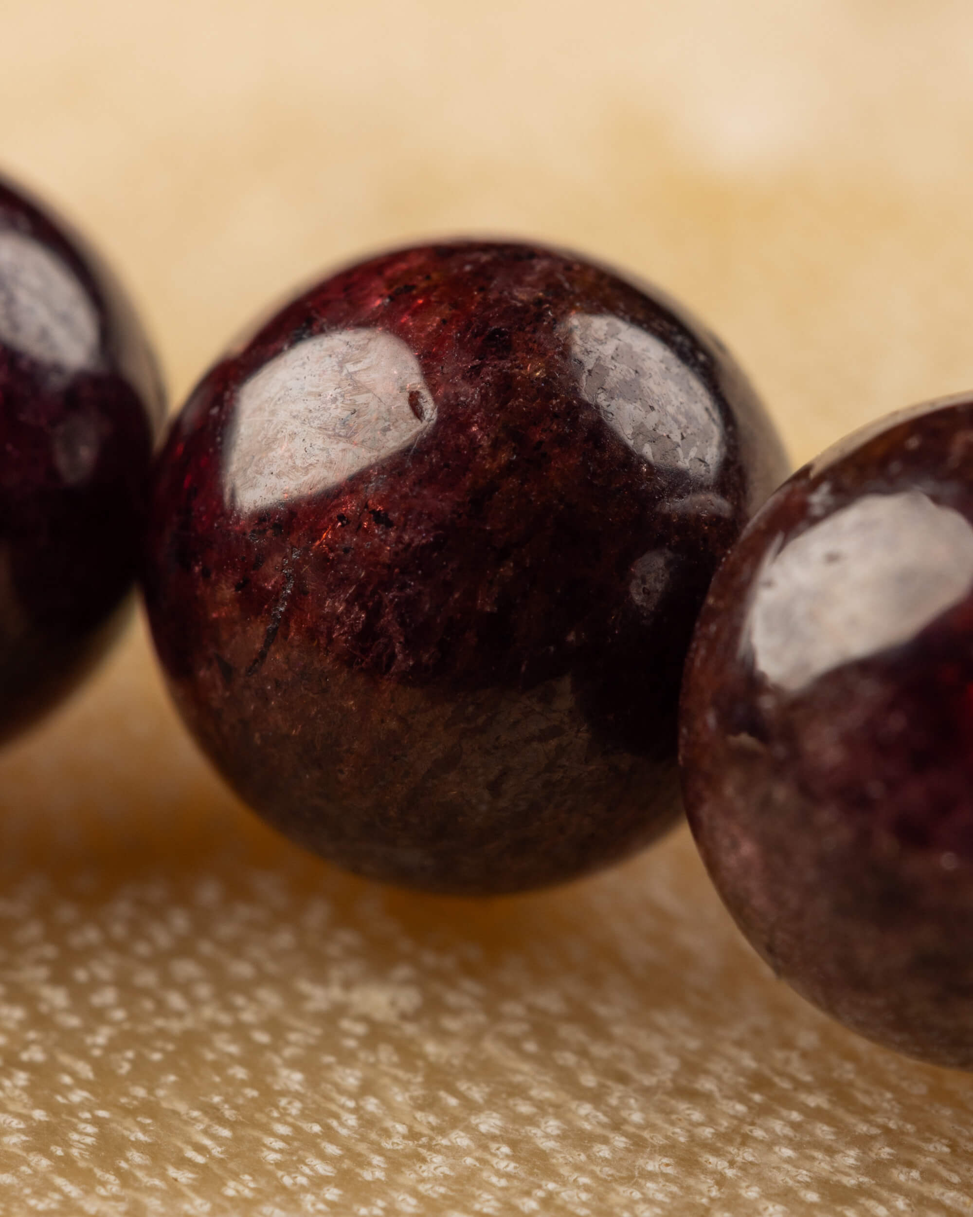 Pulsera de Granate Rojo 8 mm - Fuerza y Anclaje Profundo