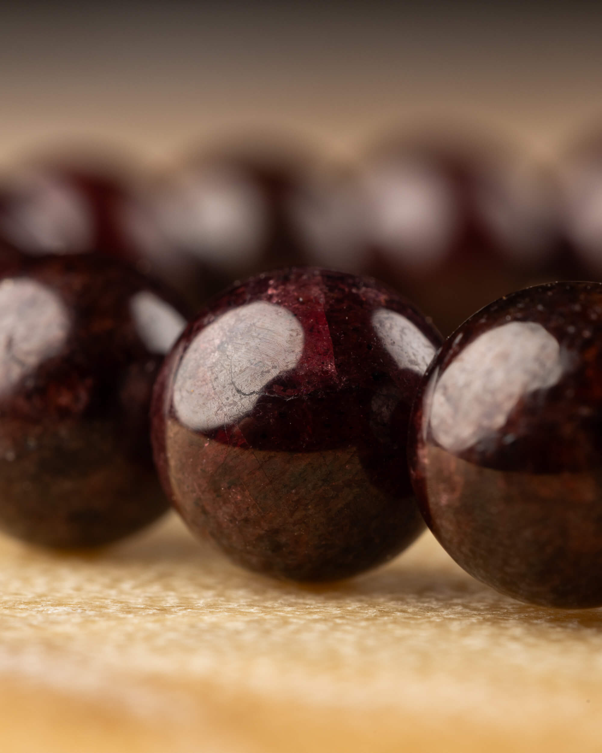 Pulsera de Granate Rojo 8 mm - Fuerza y Anclaje Profundo