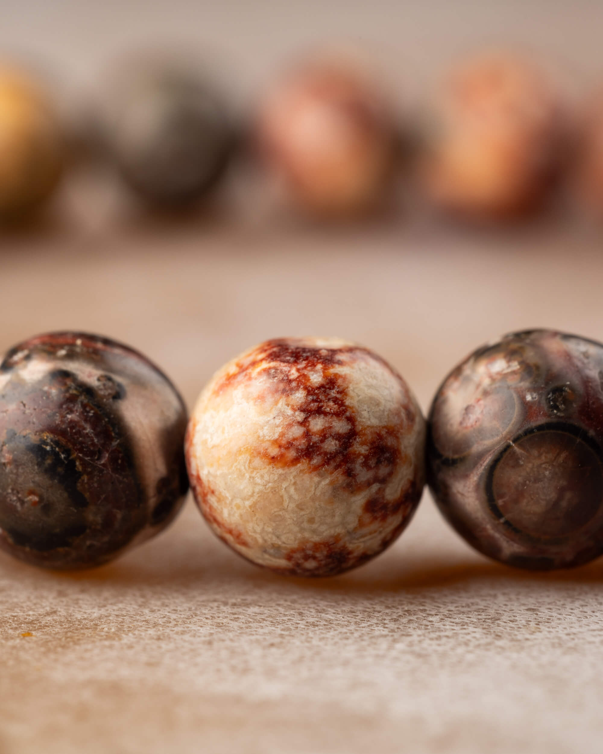 Pulsera de Jaspe Piel de Leopardo 8 mm - Instinto y Presencia