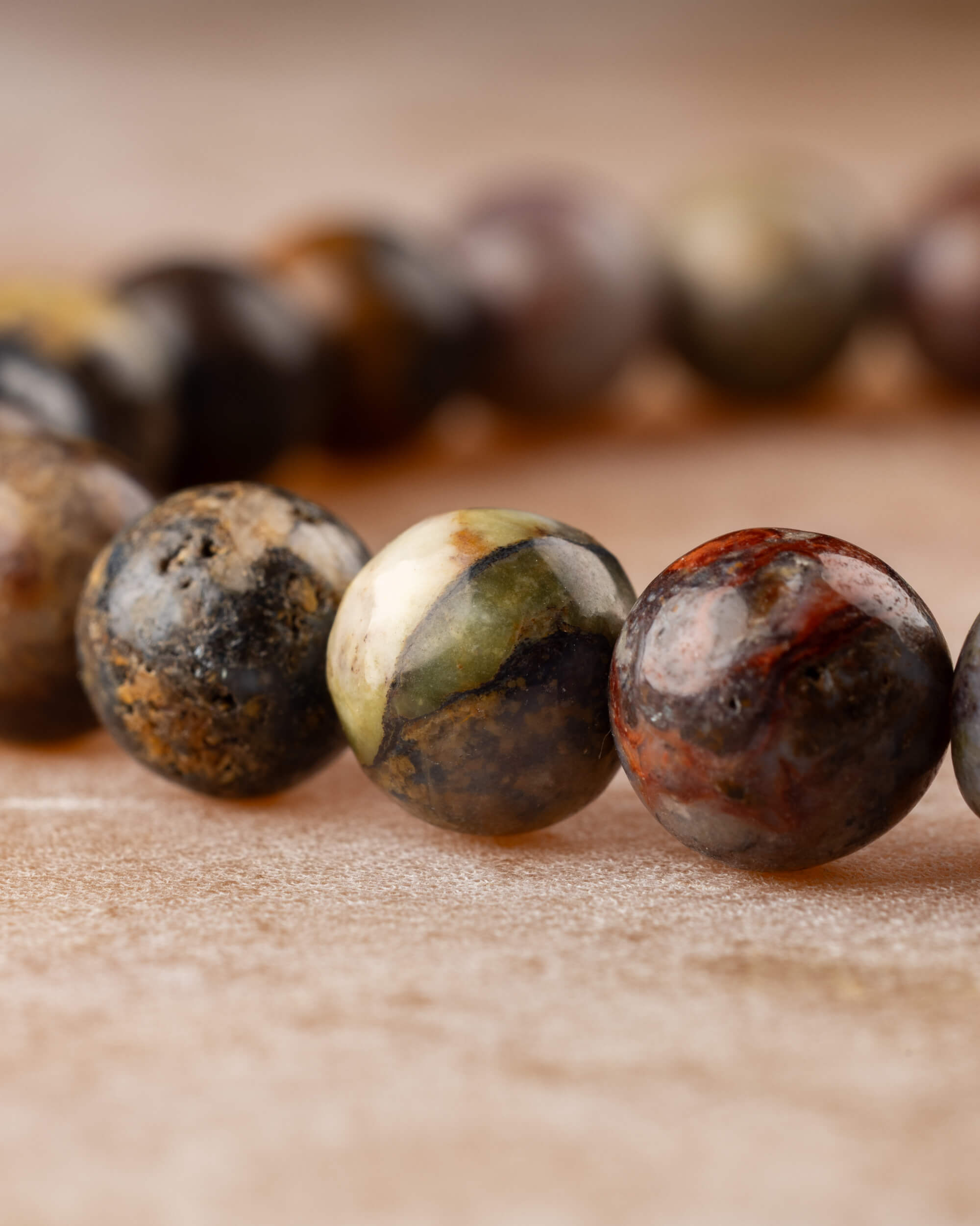 Pulsera de Pietersita Multicolor 8 mm - Visión Multicapa y Centro