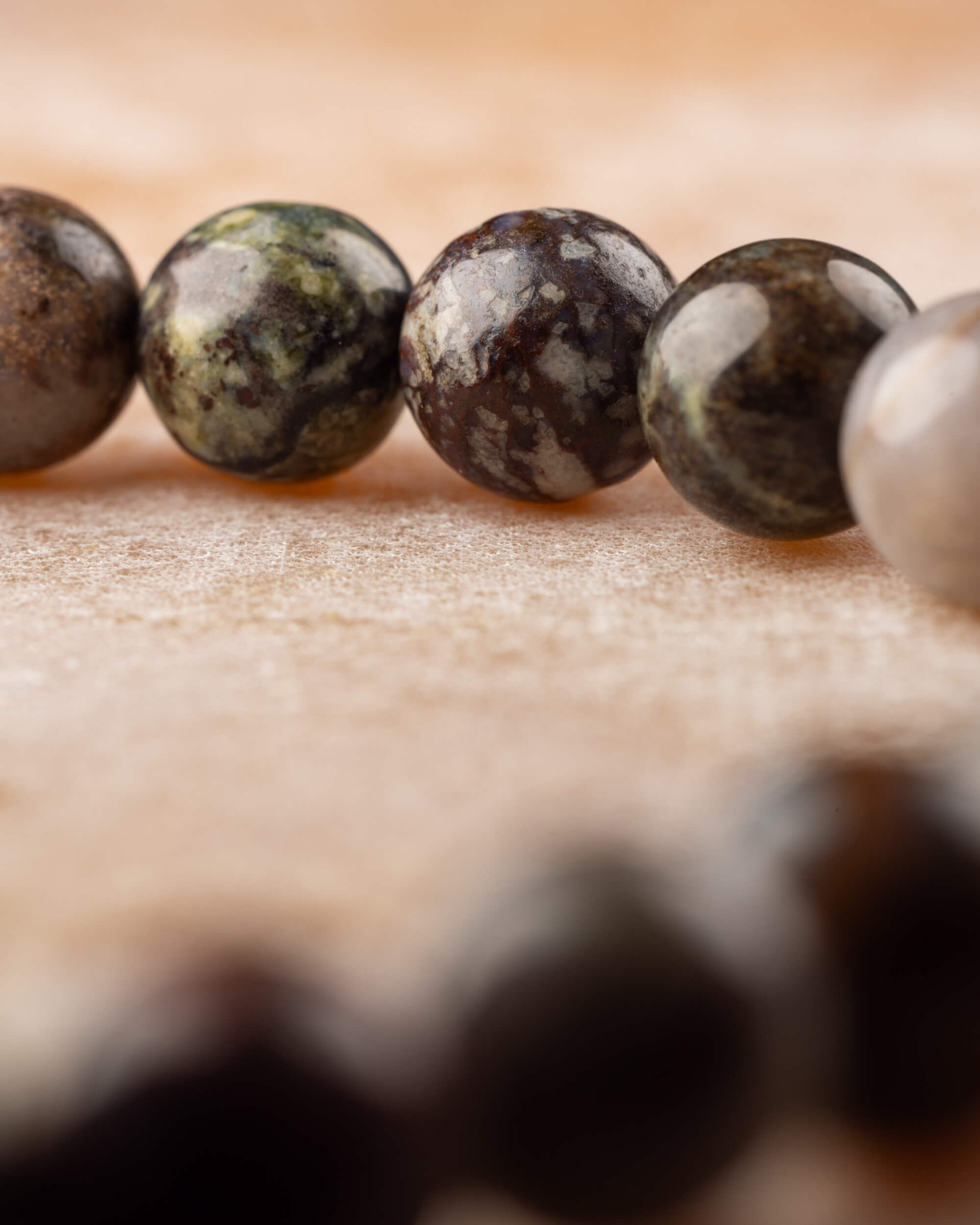 Pulsera de Pietersita Multicolor 8 mm - Visión Multicapa y Centro