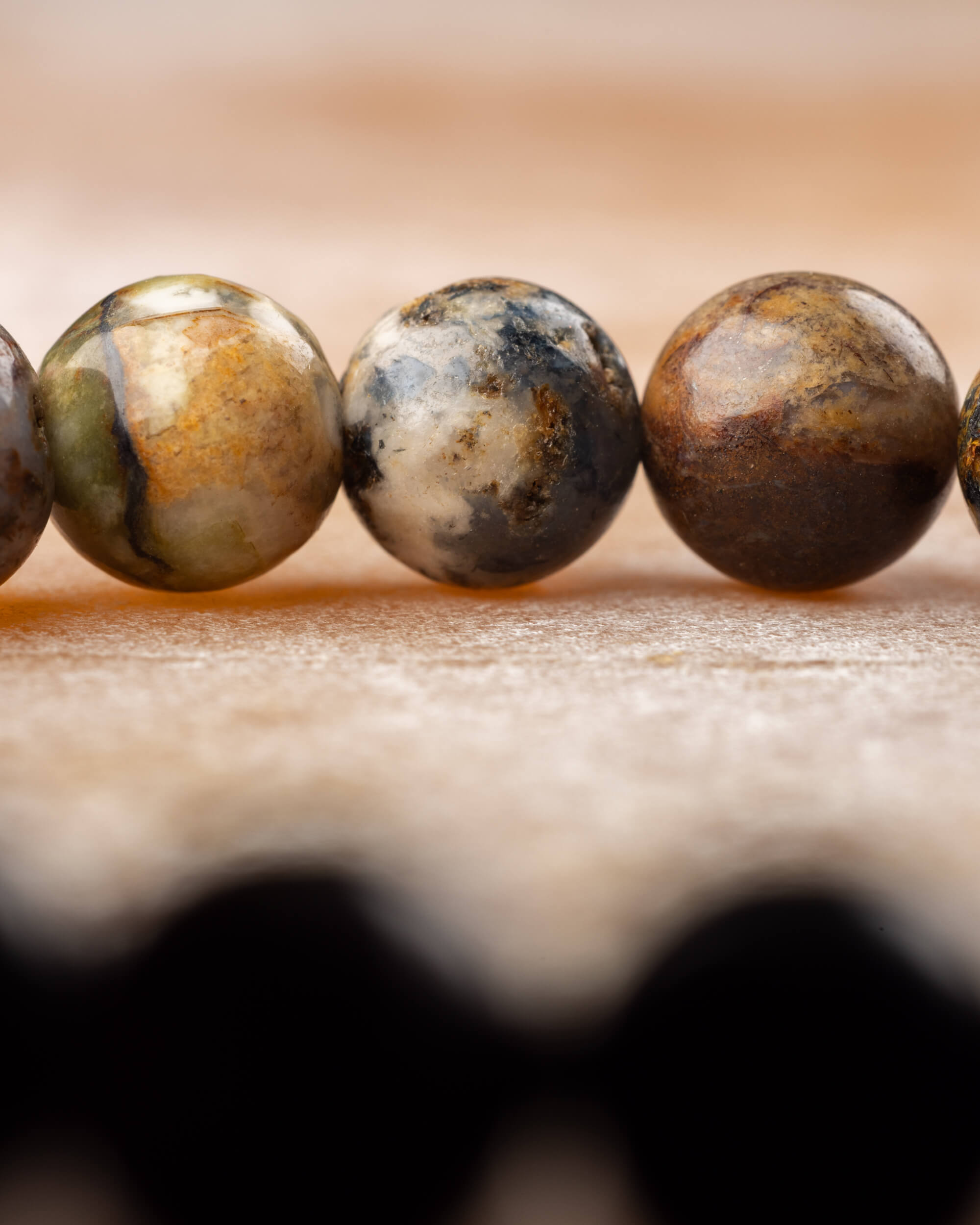 Pulsera de Pietersita Multicolor 8 mm - Visión Multicapa y Centro