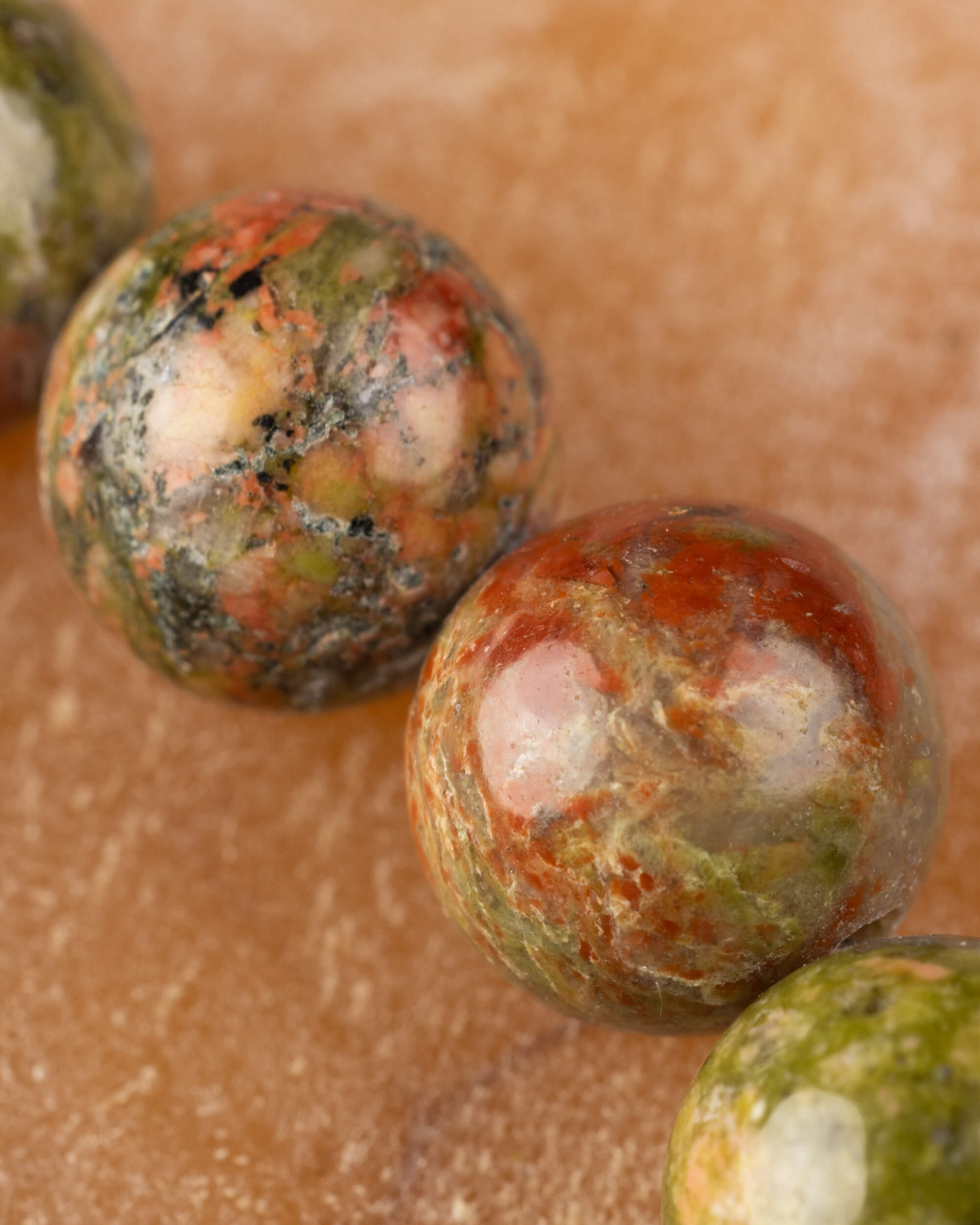 Pulsera de Jaspe Unakita 8 mm - Emoción y Presencia