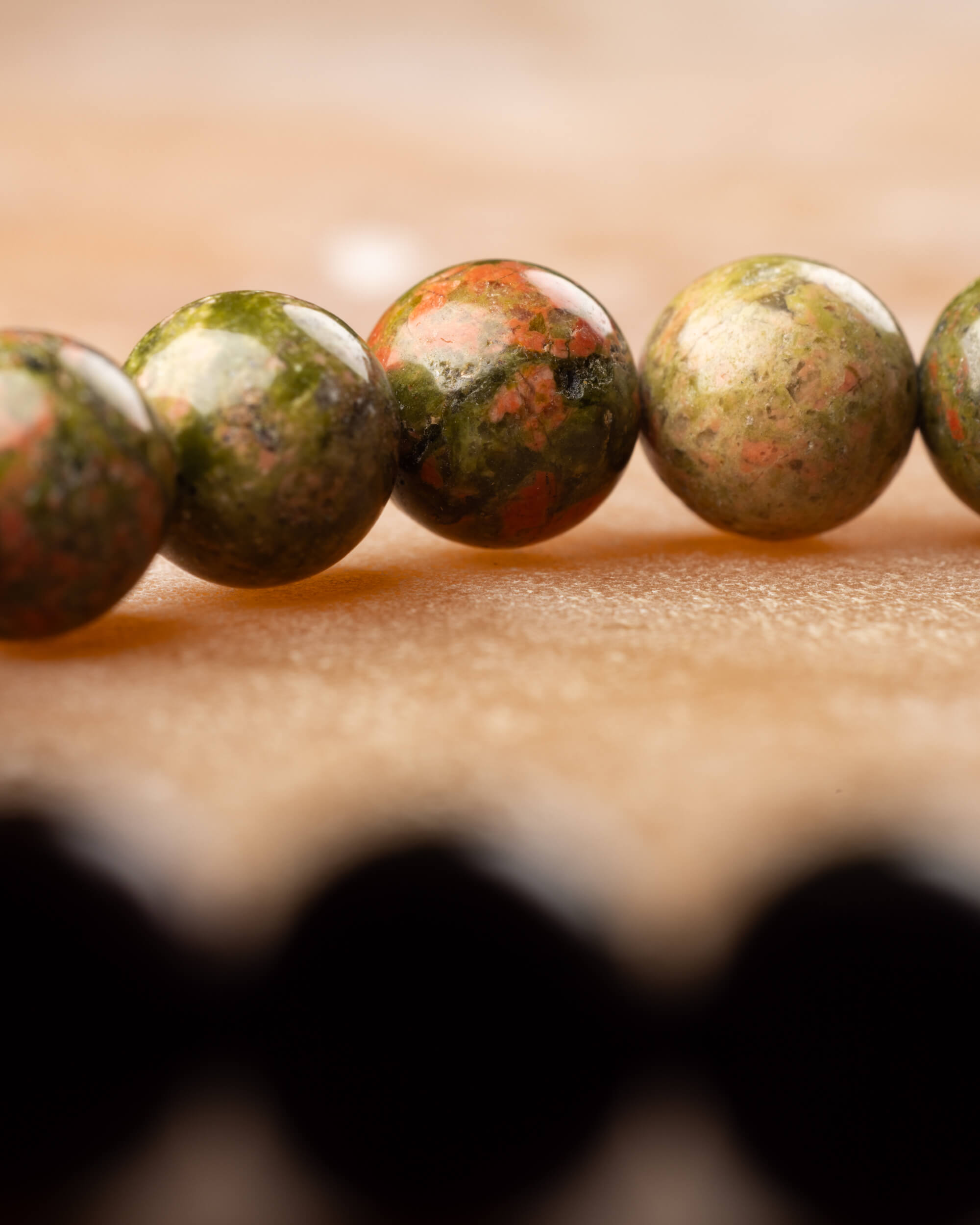 Pulsera de Jaspe Unakita 8 mm - Emoción y Presencia