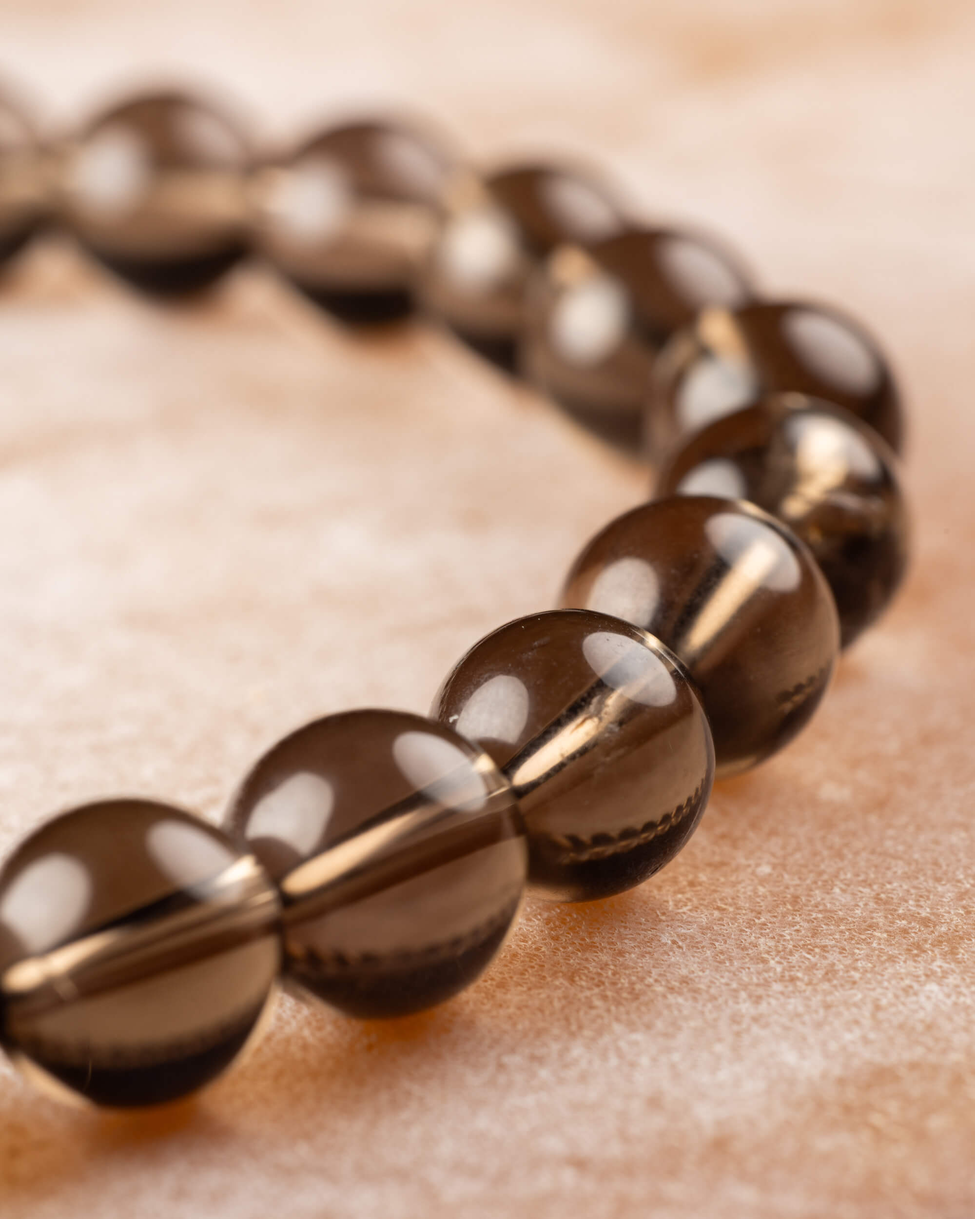 Pulsera de Cuarzo Ahumado 8 mm - Anclaje y Calma